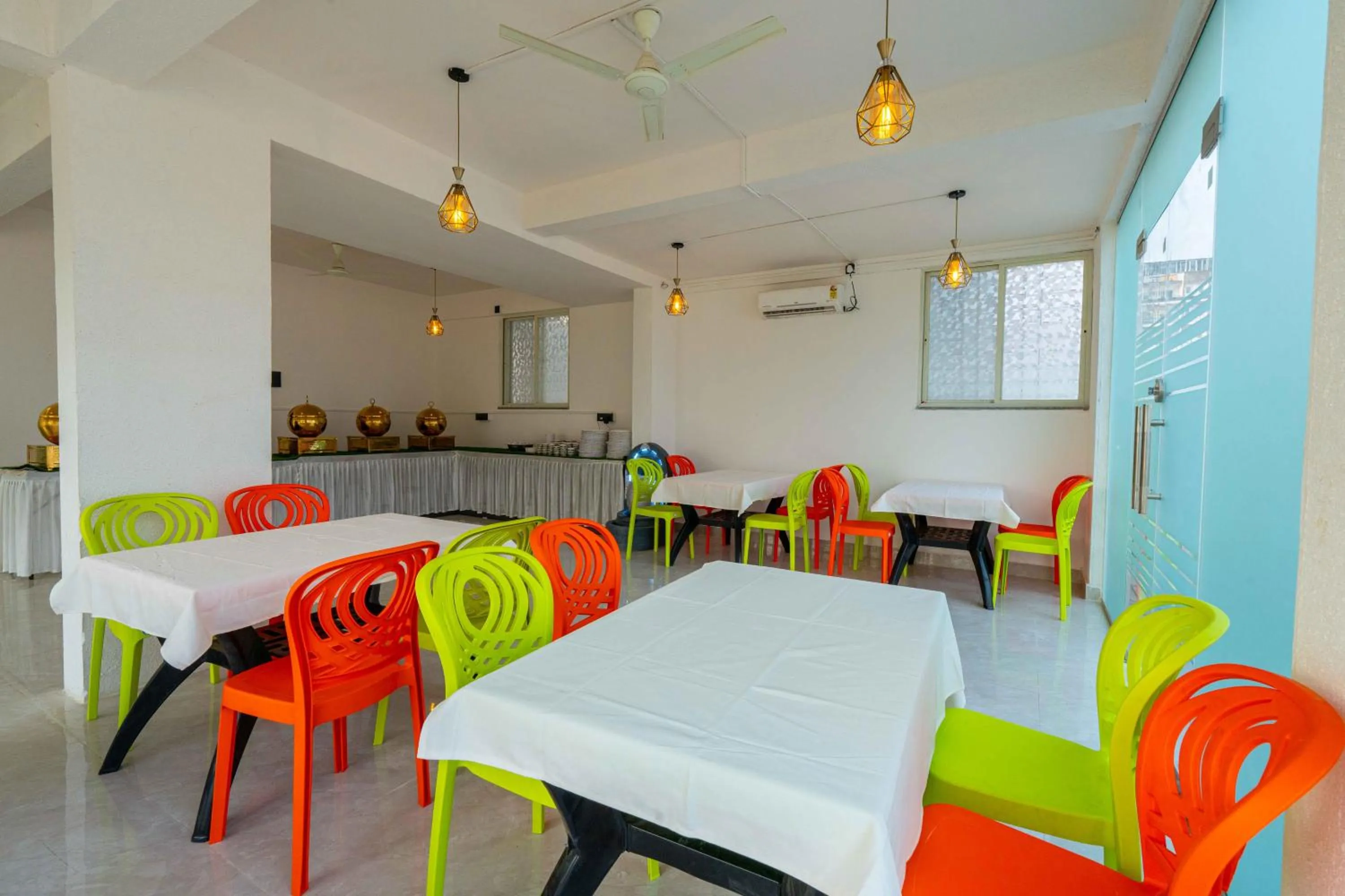 Restaurant/places to eat in Treebo The Tree, Hinjewadi