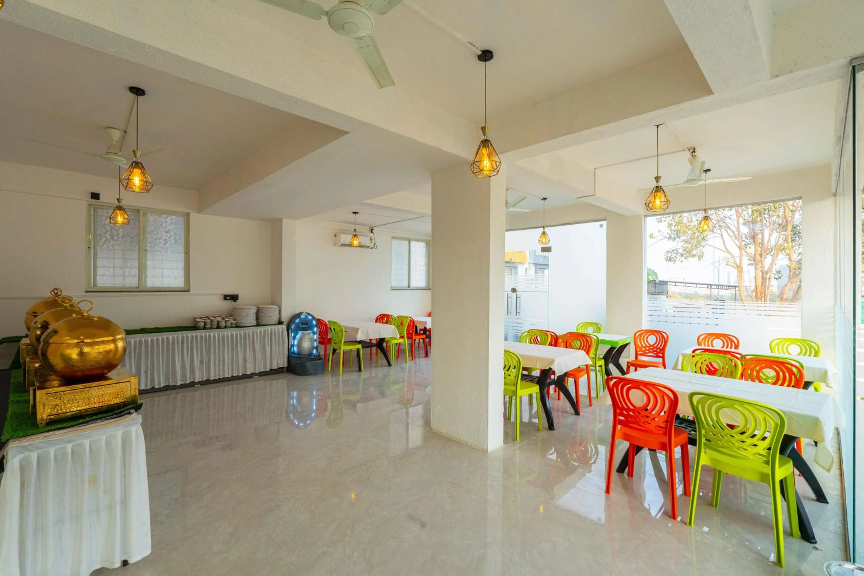 Restaurant/places to eat in Treebo The Tree, Hinjewadi