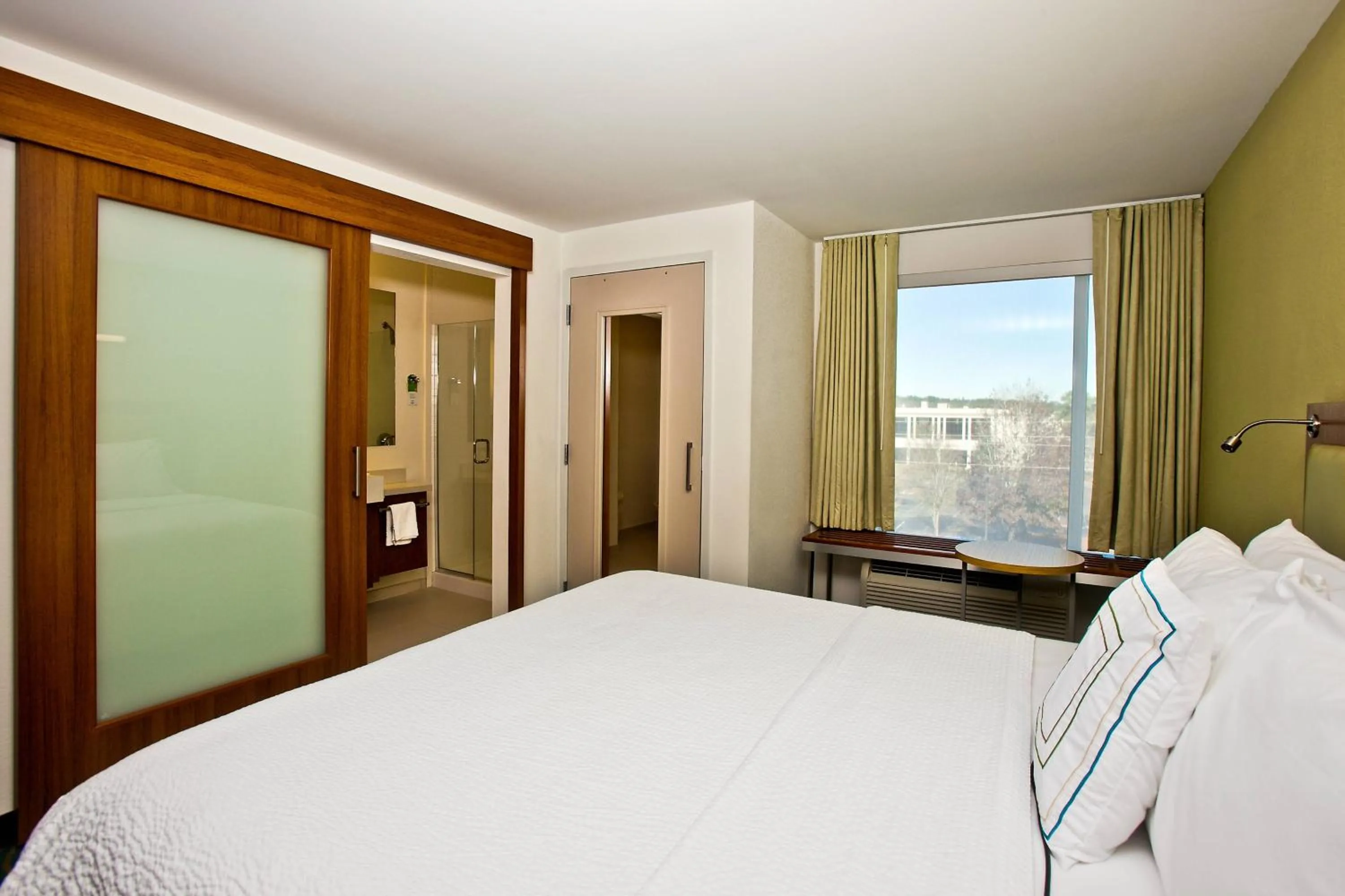 Bedroom, Bed in SpringHill Suites by Marriott Mobile West