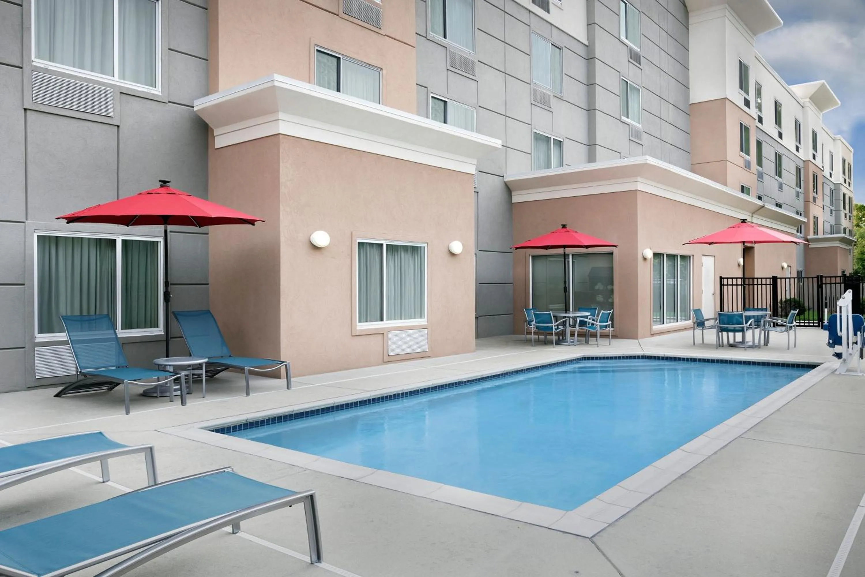Swimming pool in TownePlace Suites by Marriott Goldsboro