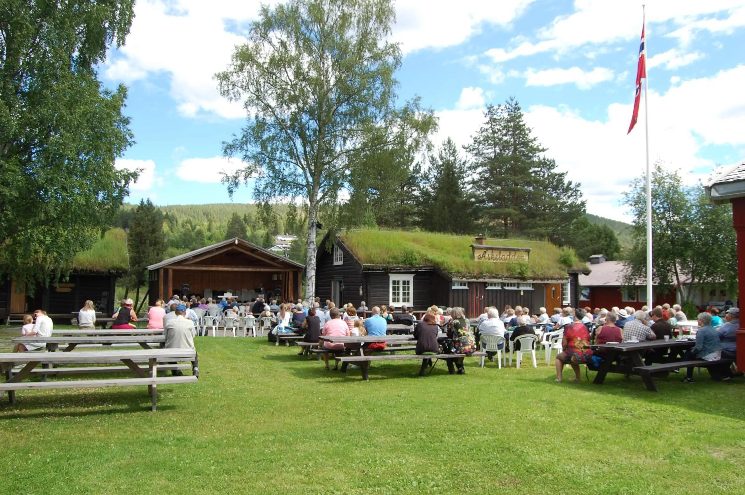 Garden view in Stor-Elvdal Hotell
