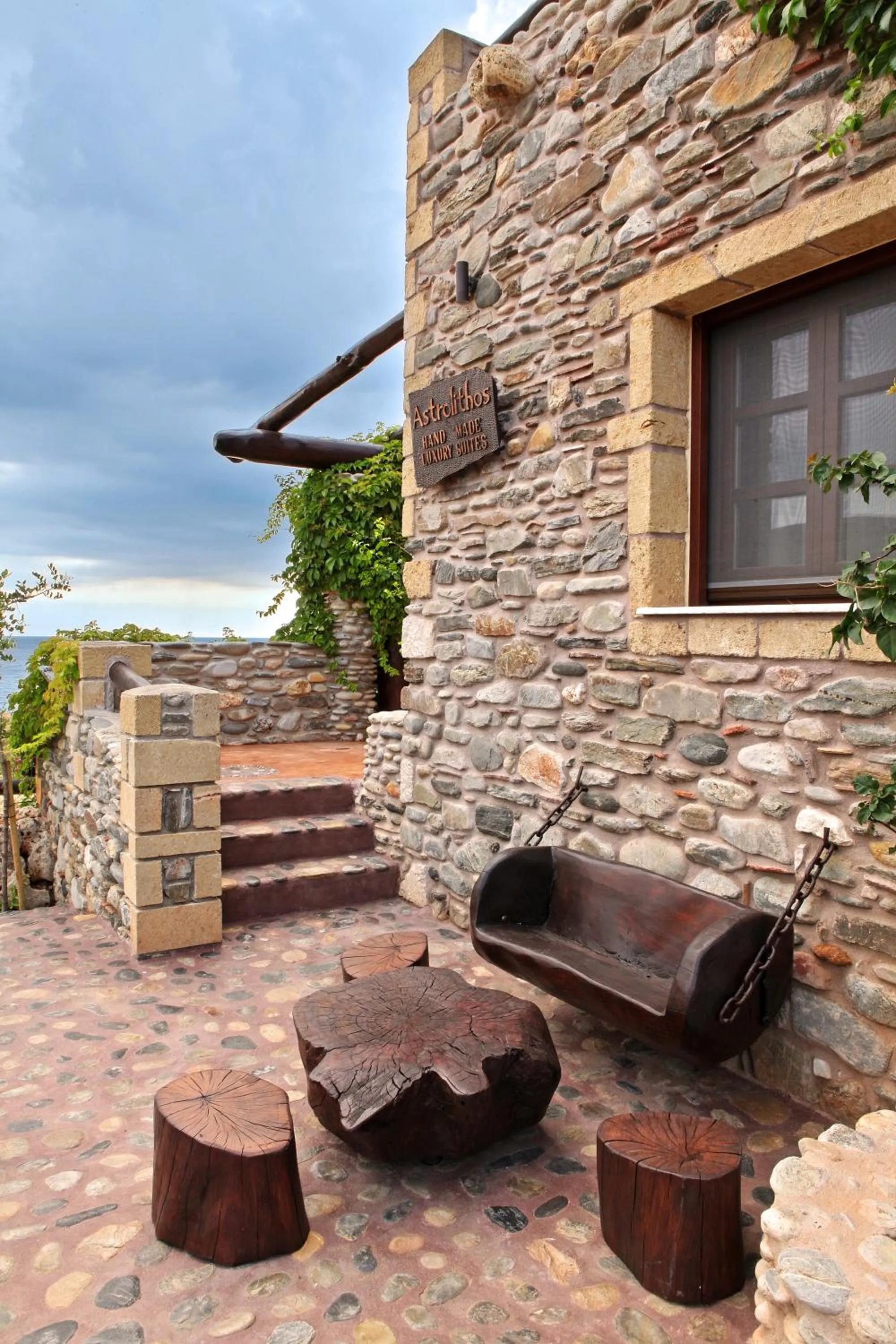 Patio in Astrolithos Boutique