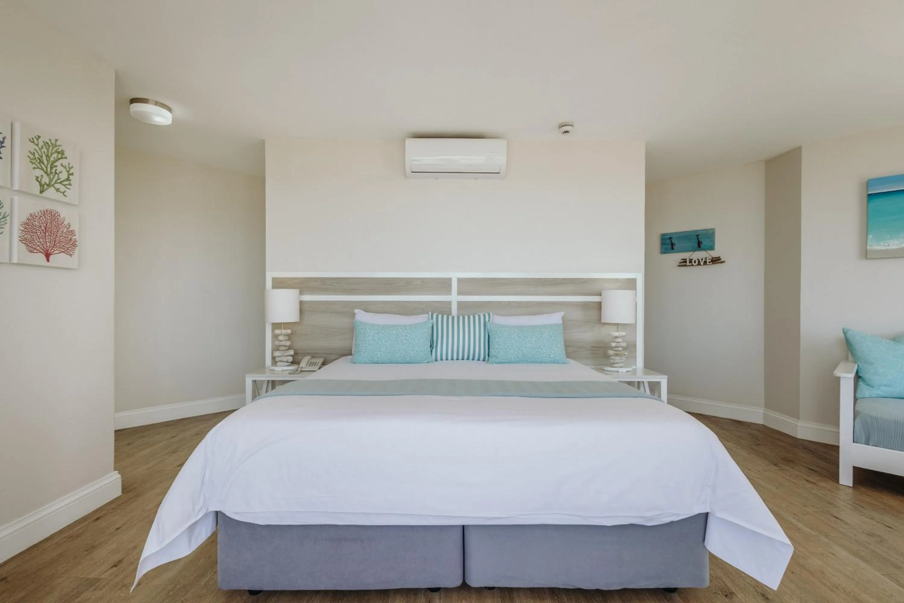 Bed in Bayview Hotel