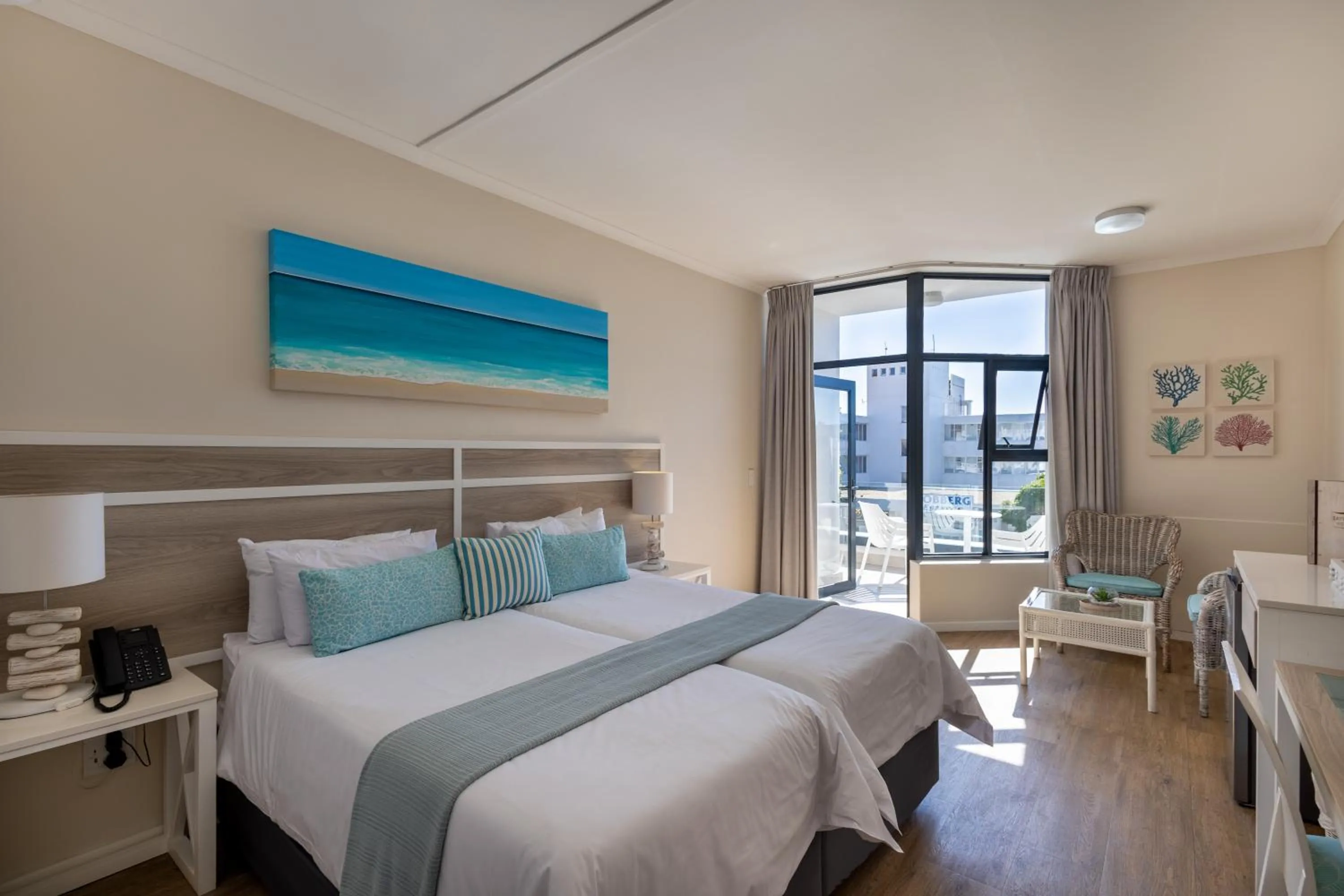 Photo of the whole room, Bed in Bayview Hotel