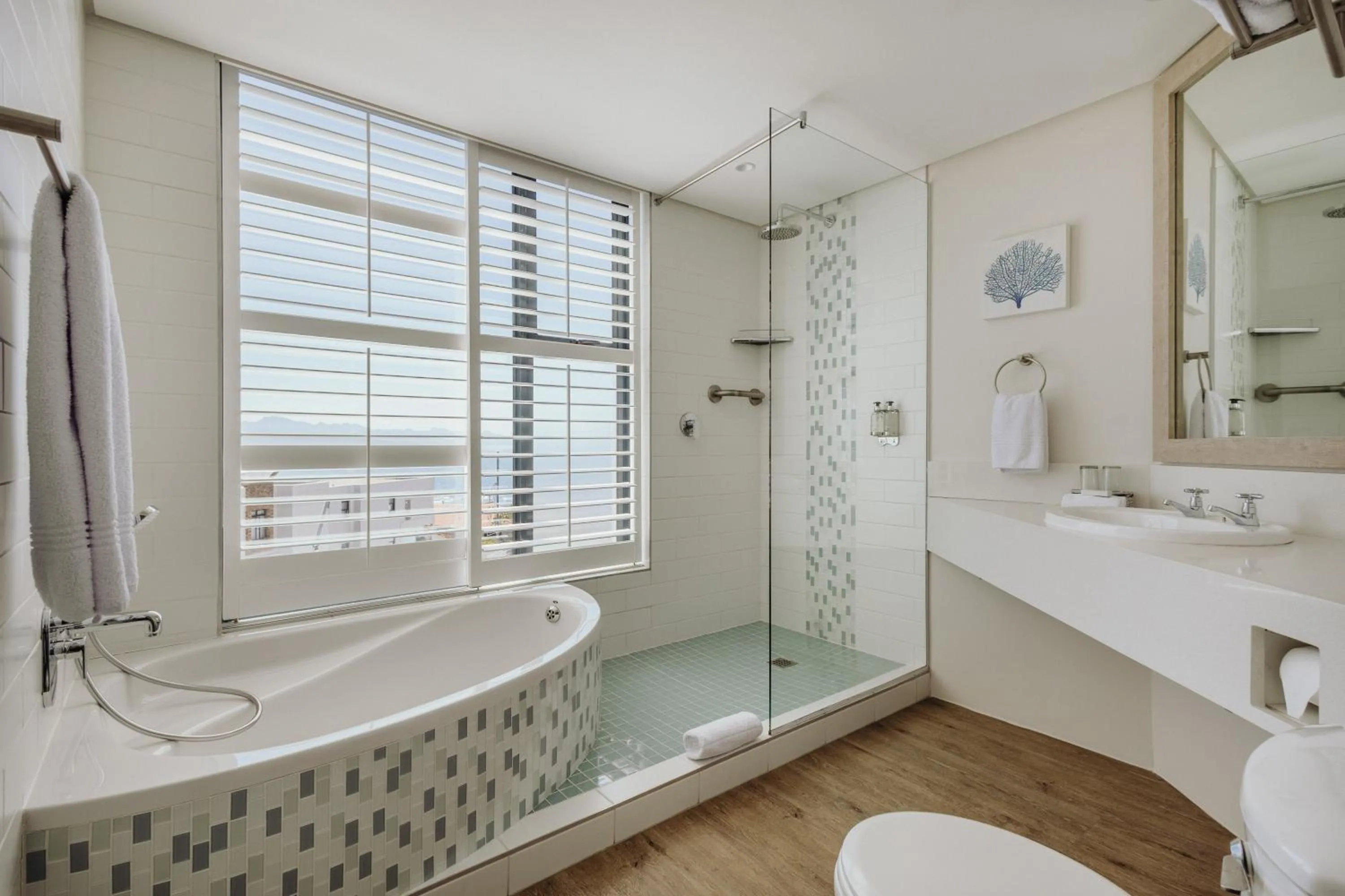 Shower in Bayview Hotel