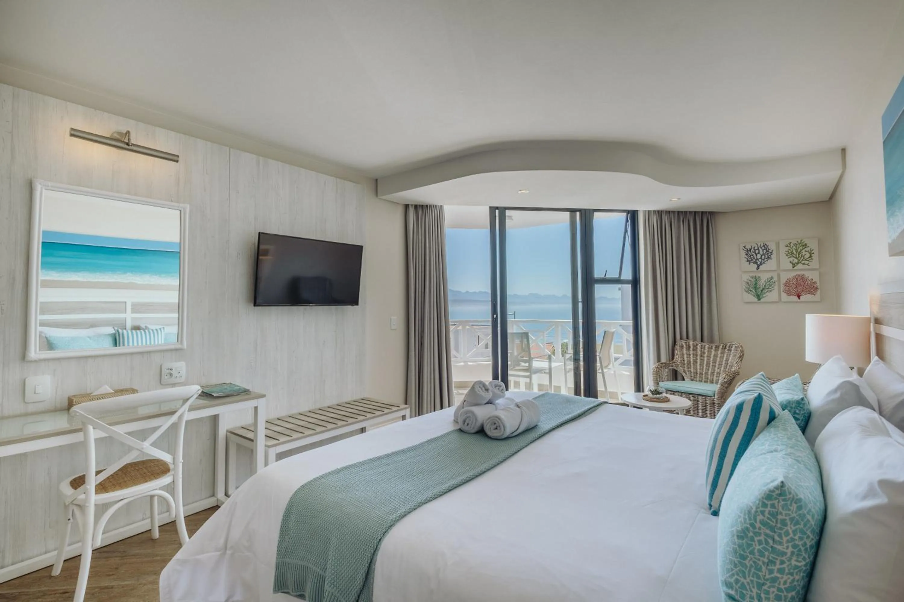 Bed in Bayview Hotel