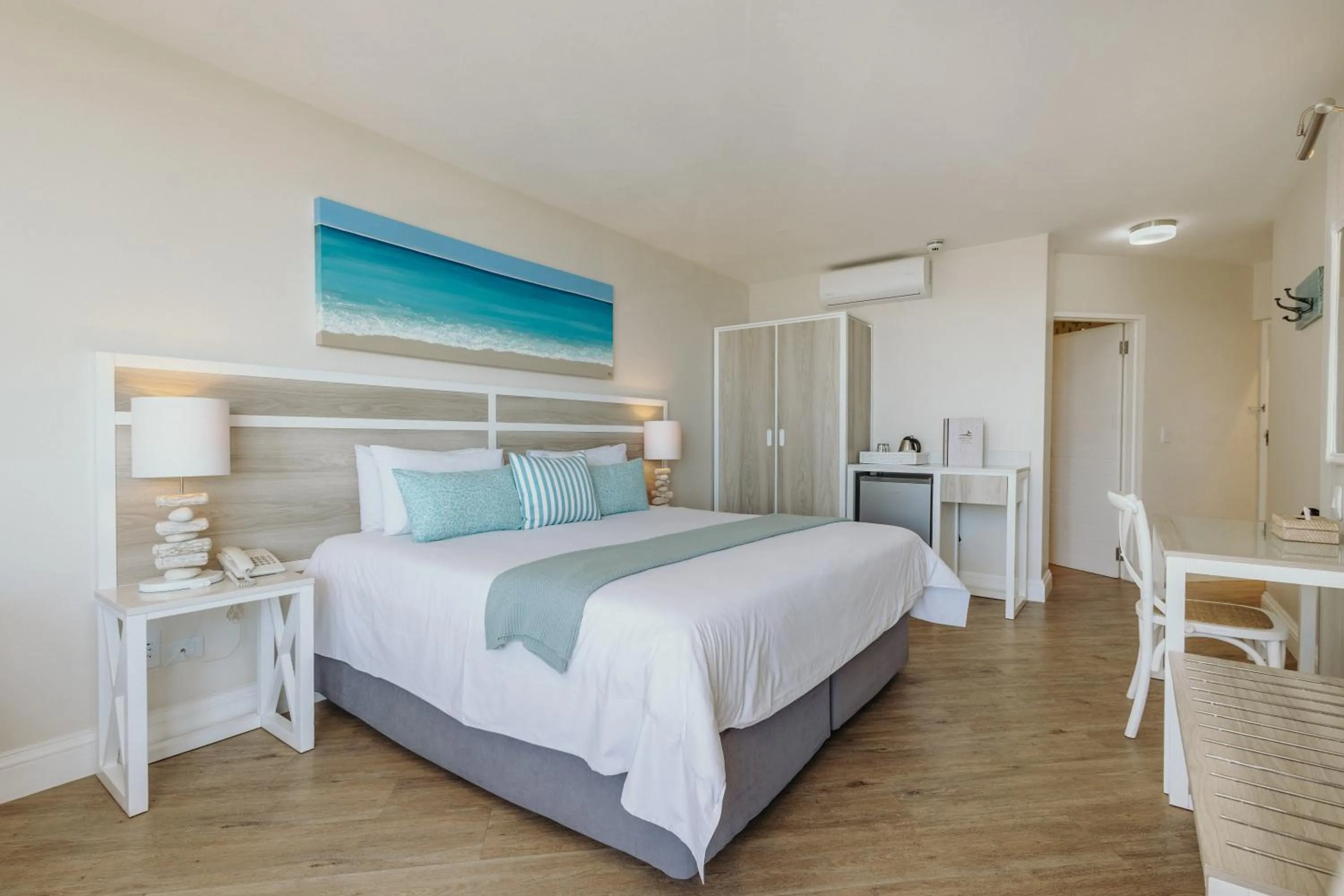 Bed in Bayview Hotel