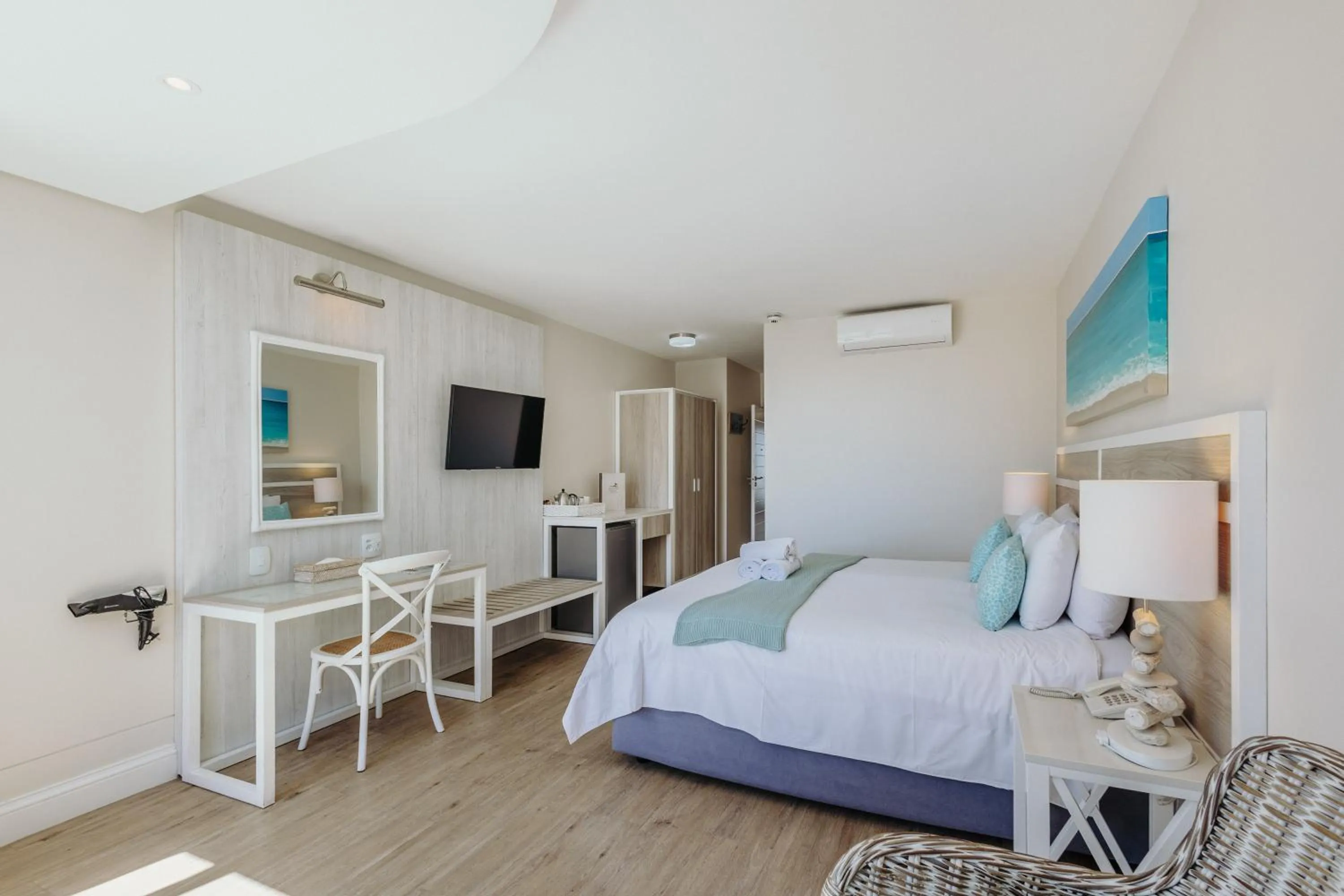 Bed in Bayview Hotel