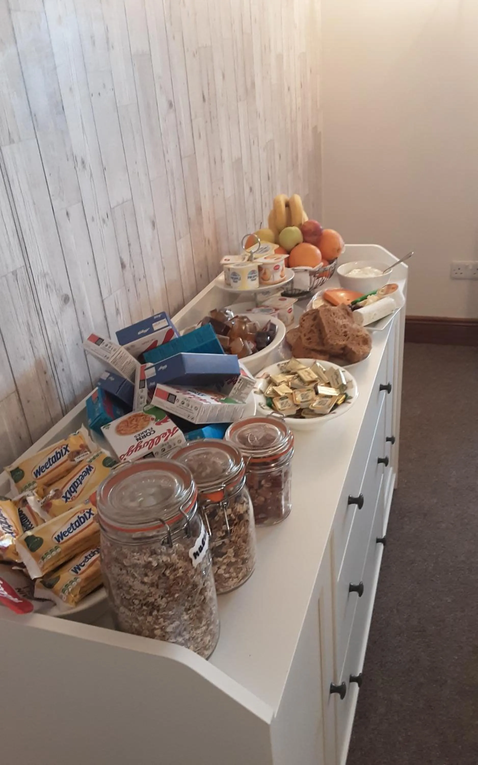 Buffet breakfast in Sea Lodge B&B