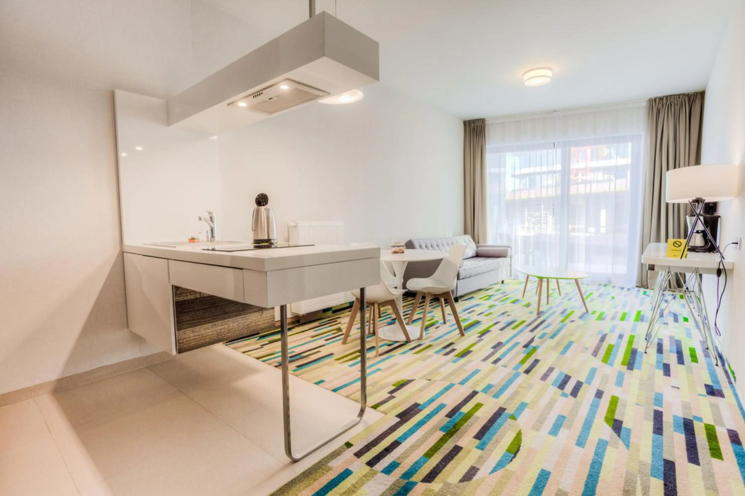 Kitchen or kitchenette in Baltic Park Molo Apartments by Zdrojowa