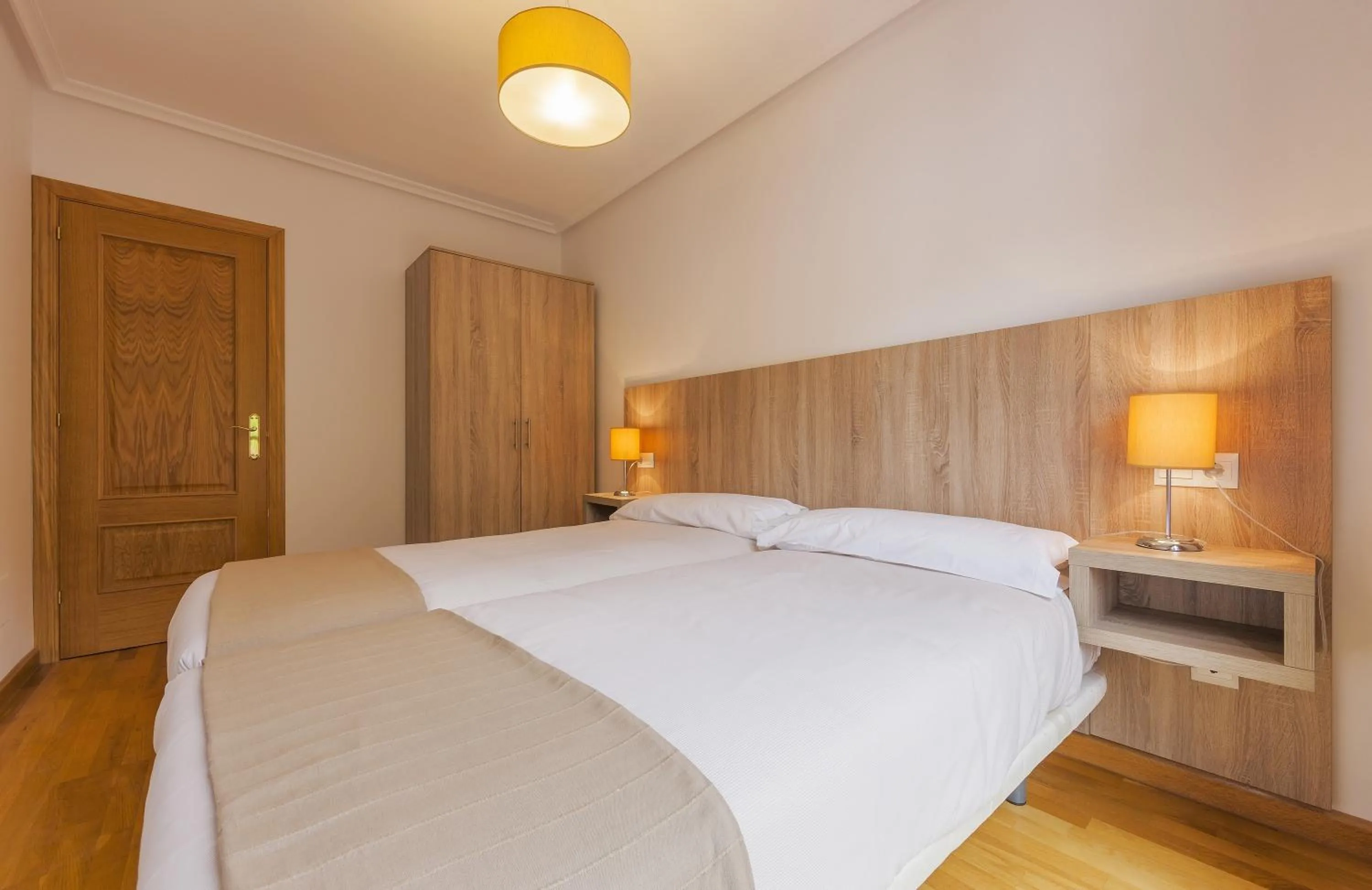 Photo of the whole room, Bed in Apartamentos El Caxigu