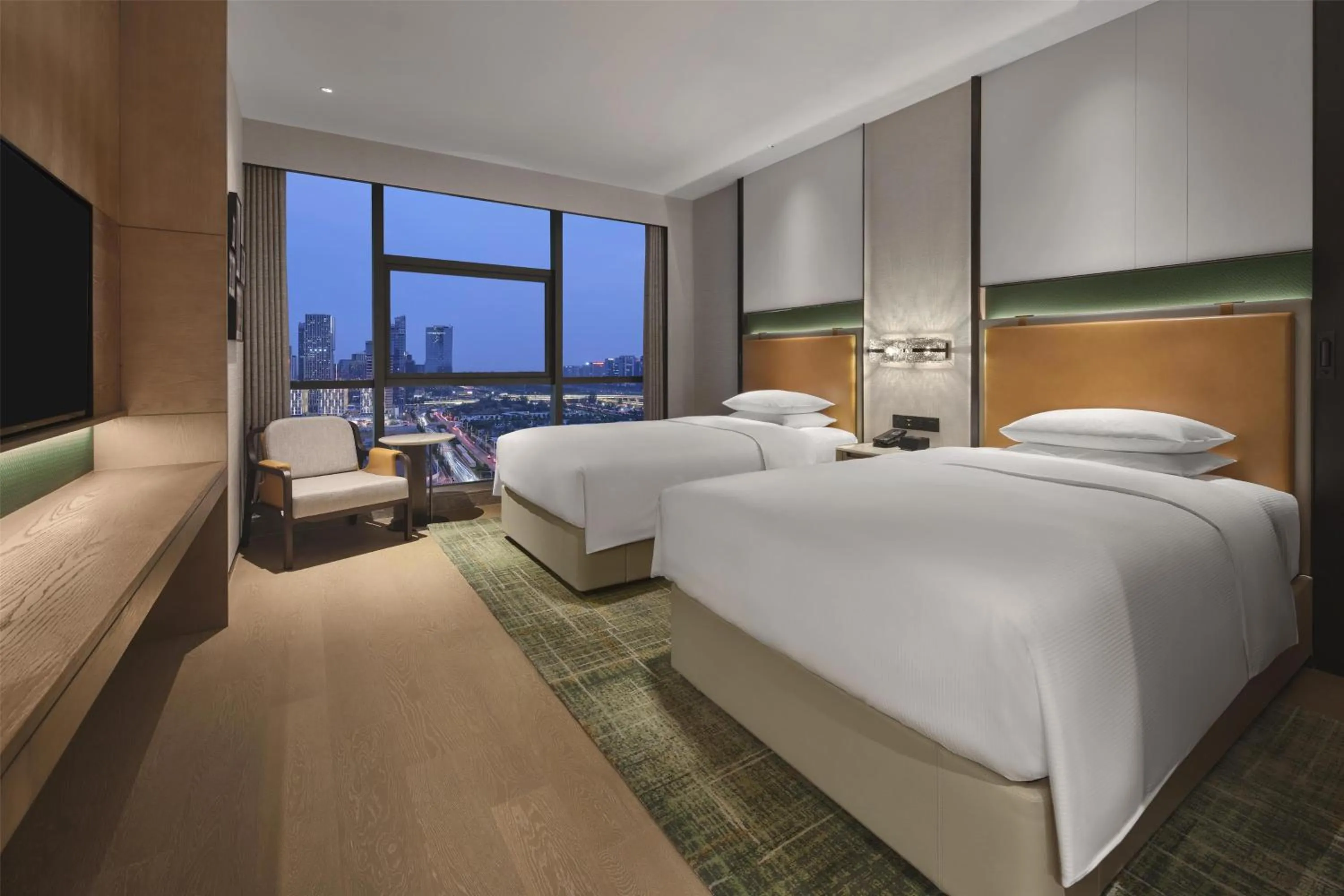 Bed in Doubletree By Hilton Zhengzhou East