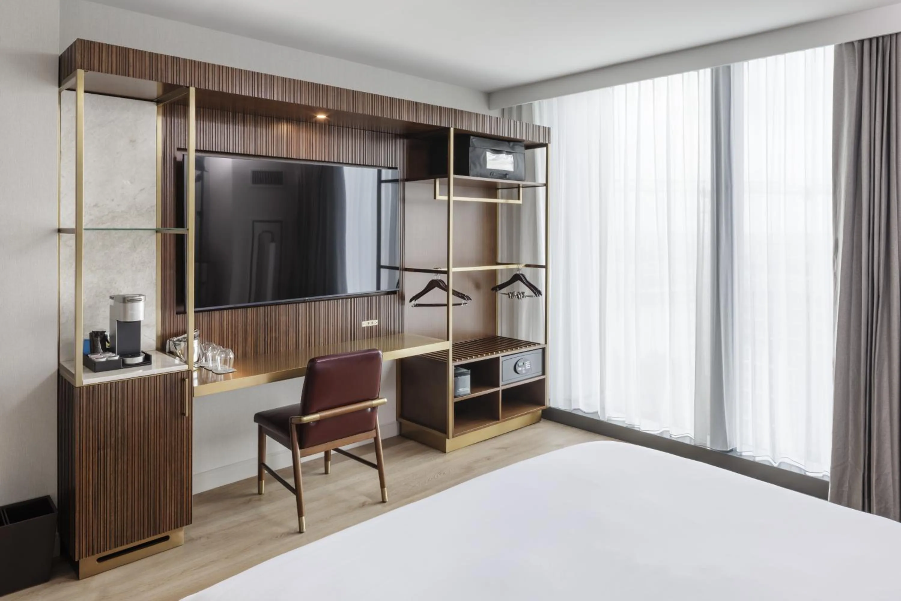 Bedroom, Bed in Hilton Arlington Rosslyn The Key