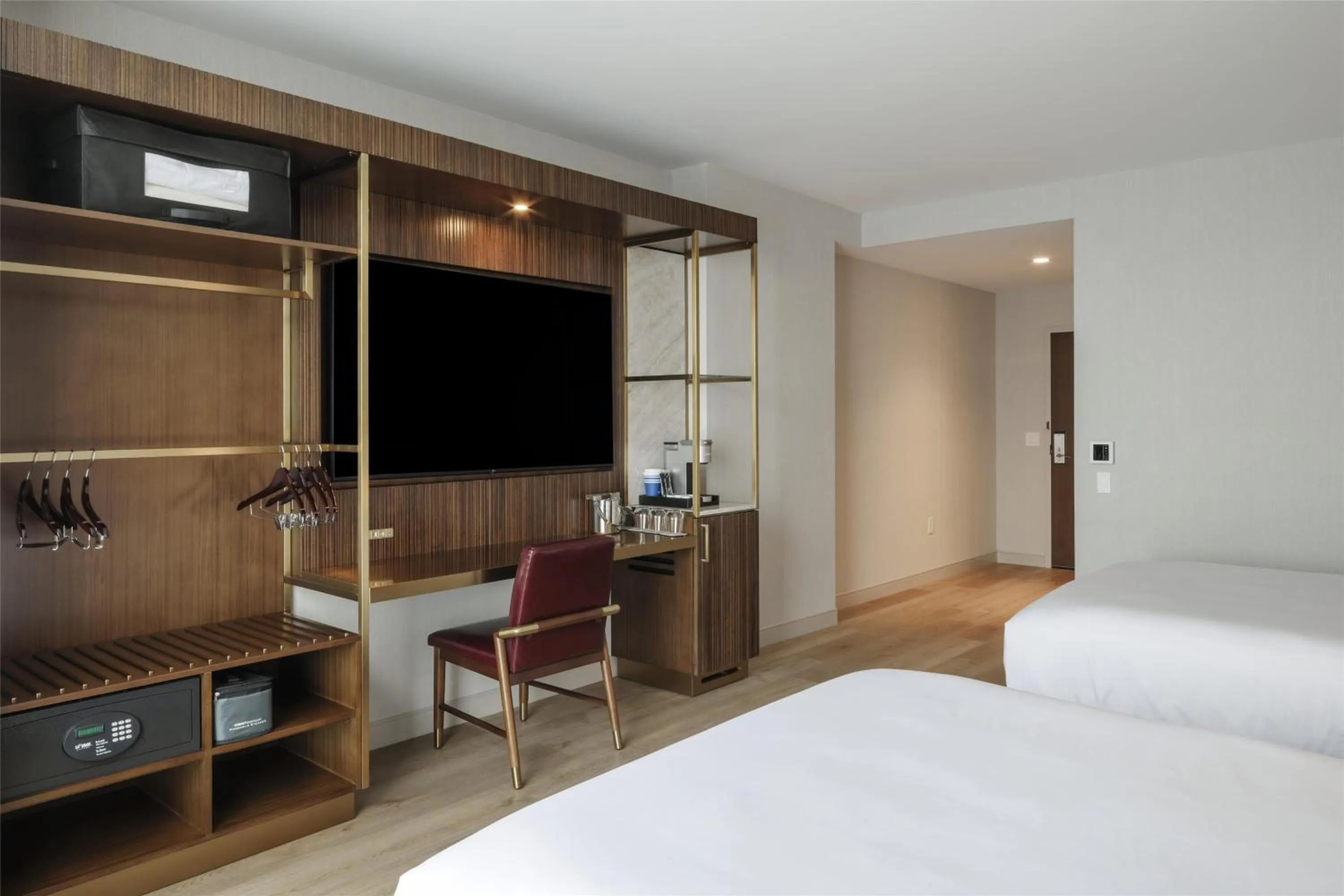 Bedroom, Bed in Hilton Arlington Rosslyn The Key