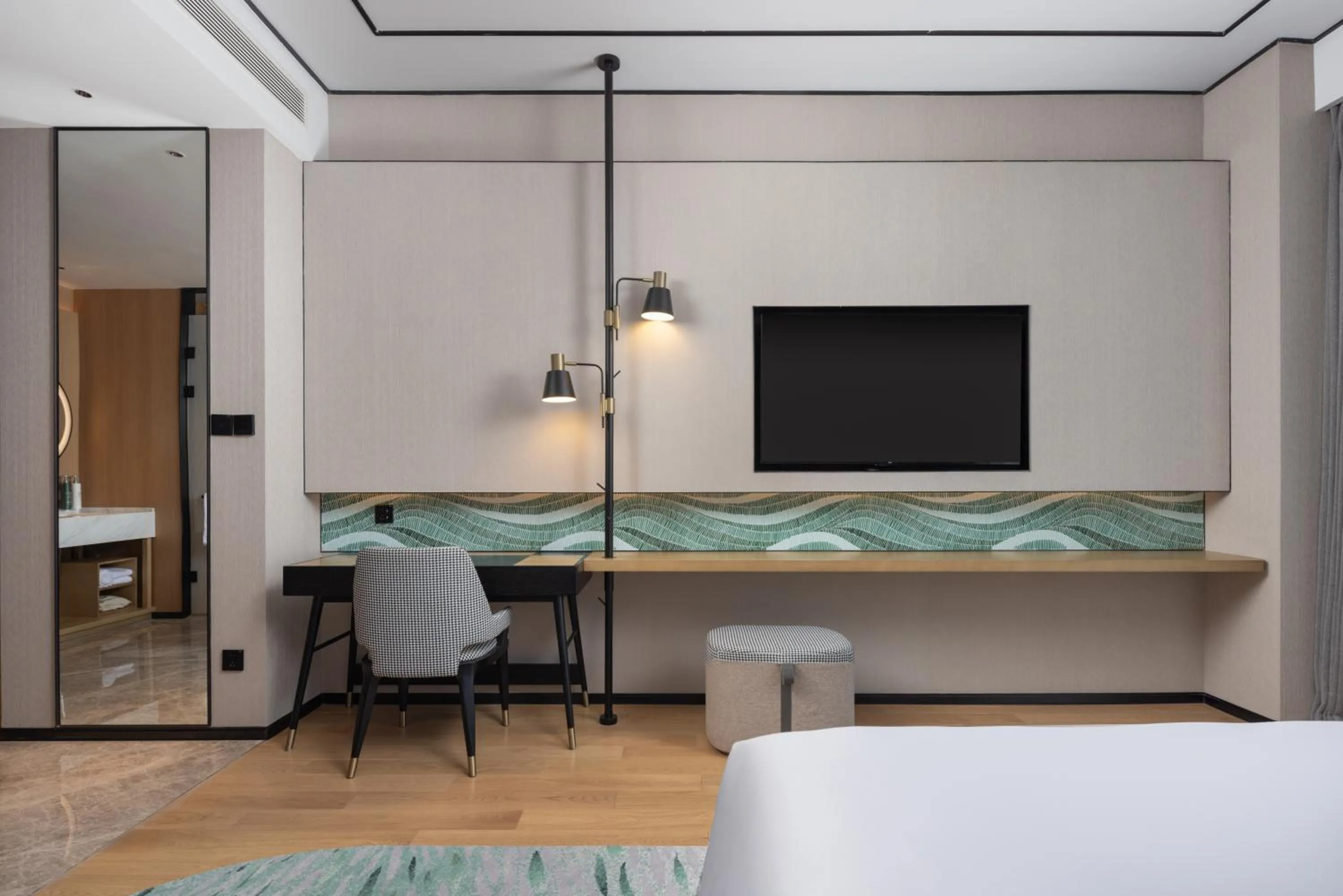 TV and multimedia, Bed in Hilton Garden Inn Shanghai High-Speed East Railway Station