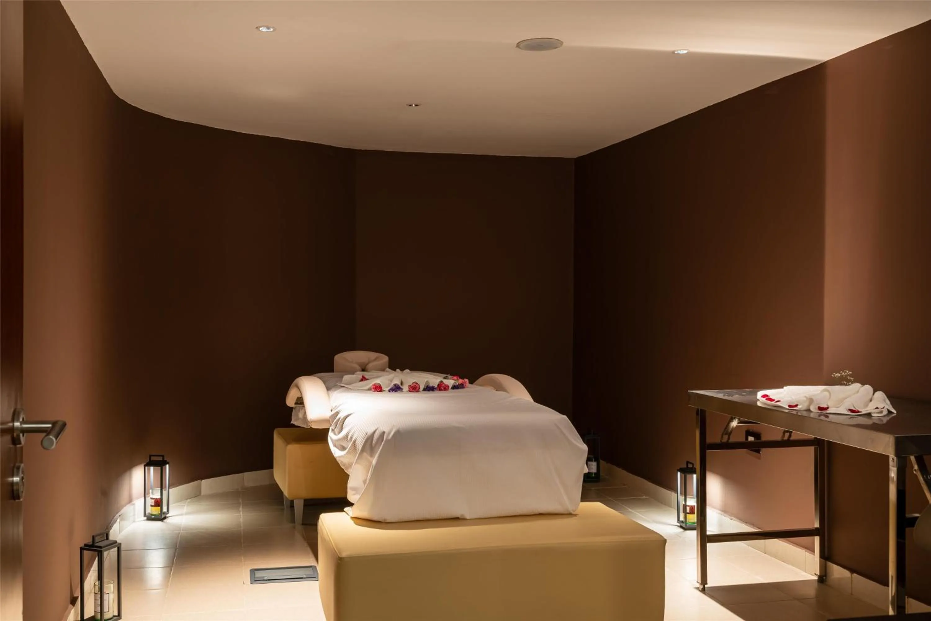 Sports, Bed in Doubletree By Hilton Addis Ababa Airport