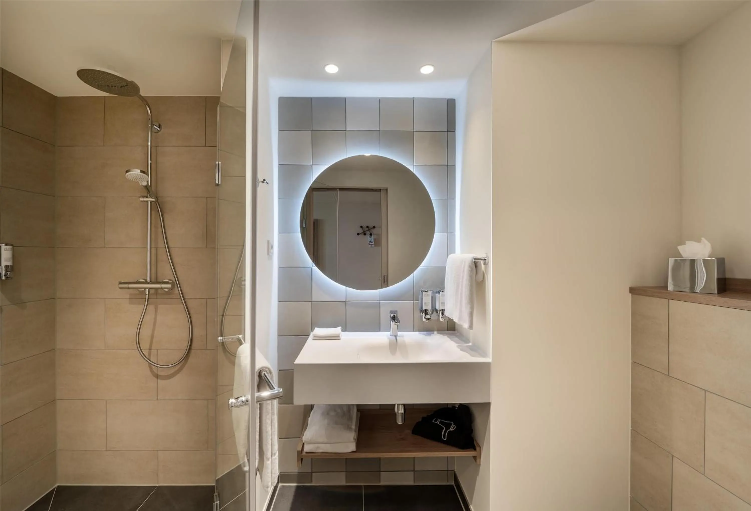 Bathroom in Hampton By Hilton Potsdam Babelsberg