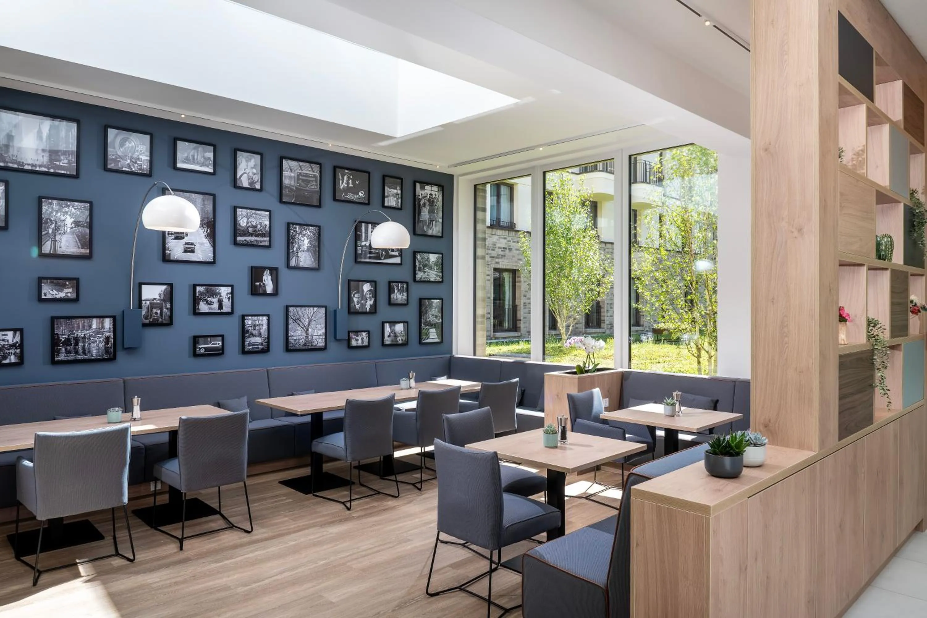 Restaurant/places to eat in Hampton By Hilton Potsdam Babelsberg