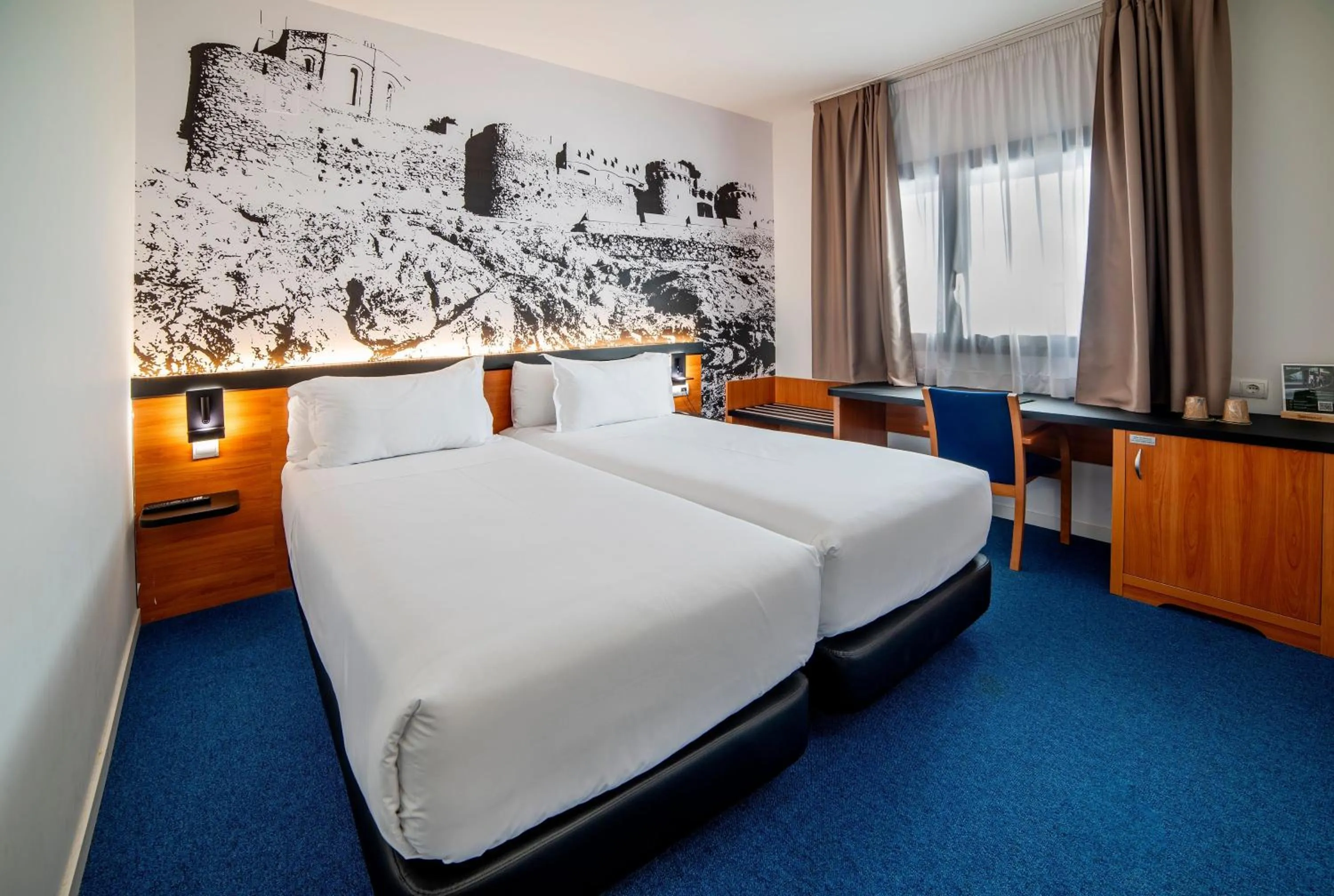 Photo of the whole room, Bed in Hotel Sercotel Plana Onda