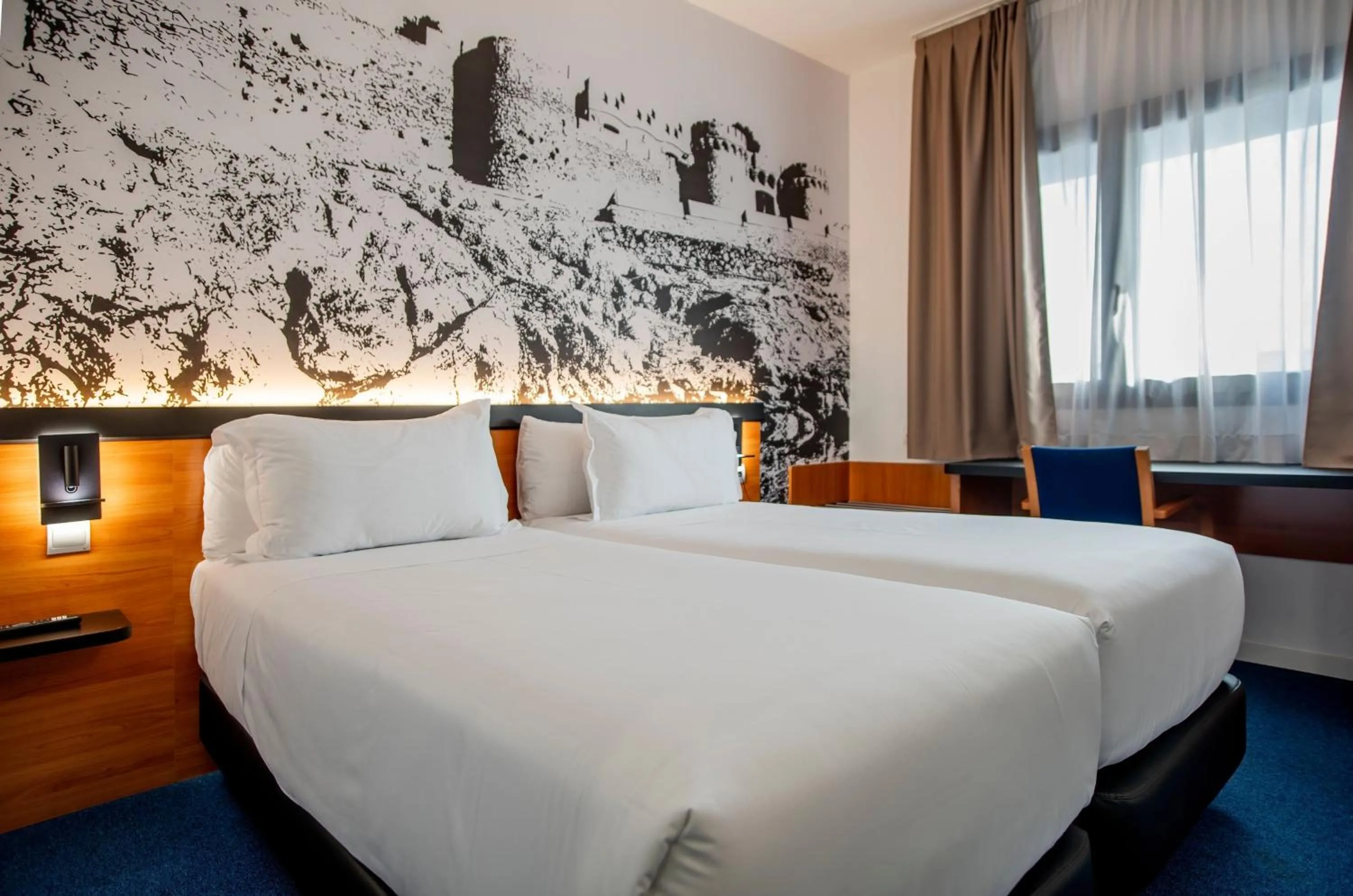 Photo of the whole room, Bed in Hotel Sercotel Plana Onda