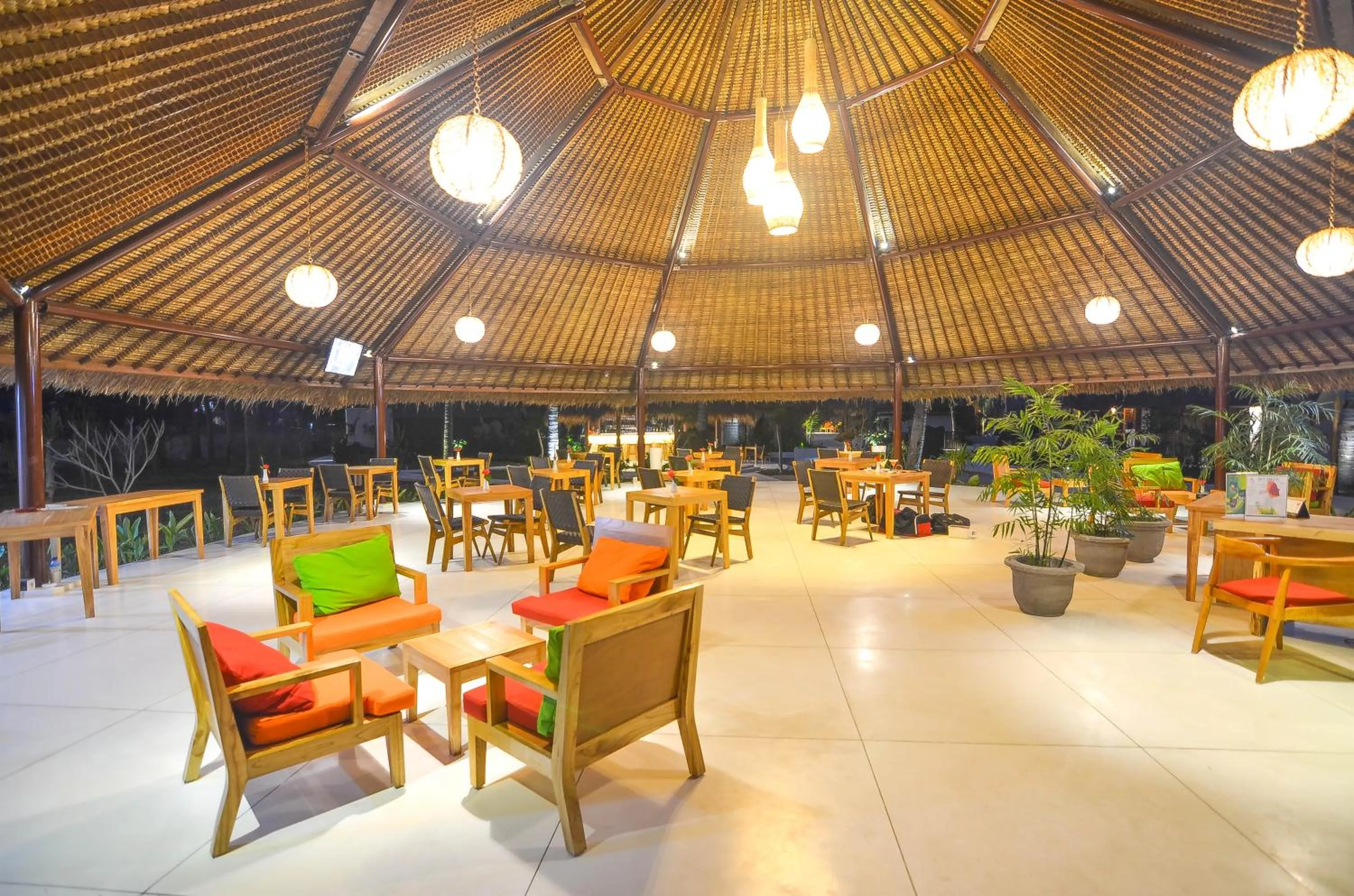 Communal lounge/ TV room in Gili Air Lagoon Resort By Waringin Hospitality