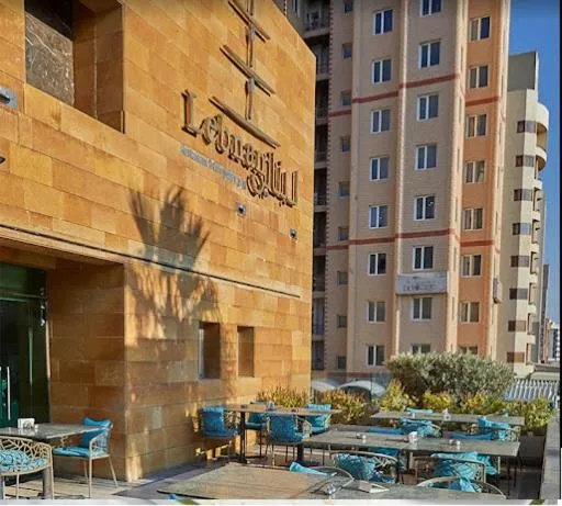 Restaurant/places to eat in BHomed Shaab