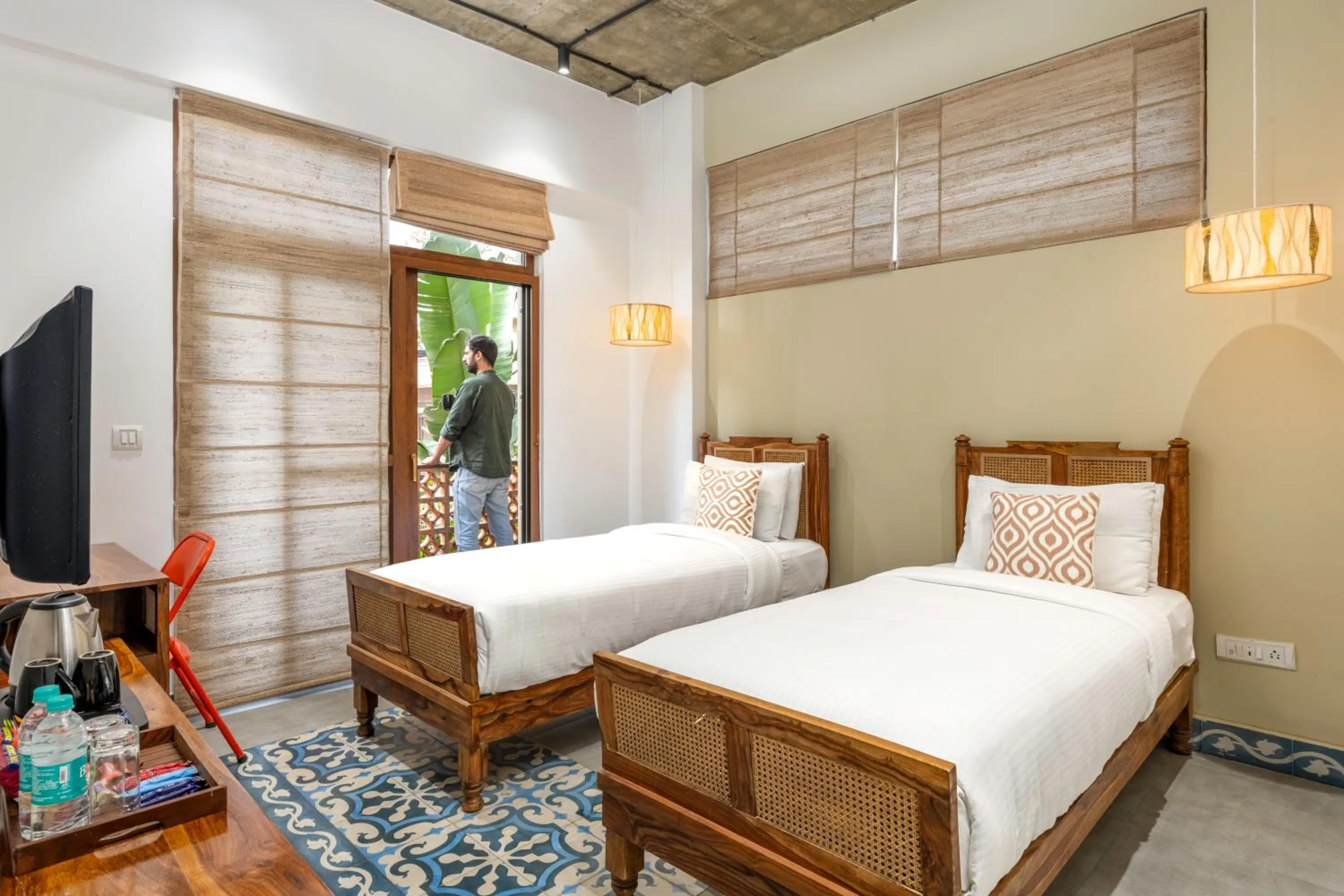 Communal lounge/ TV room, Bed in Wandr Indiranagar, Bangalore