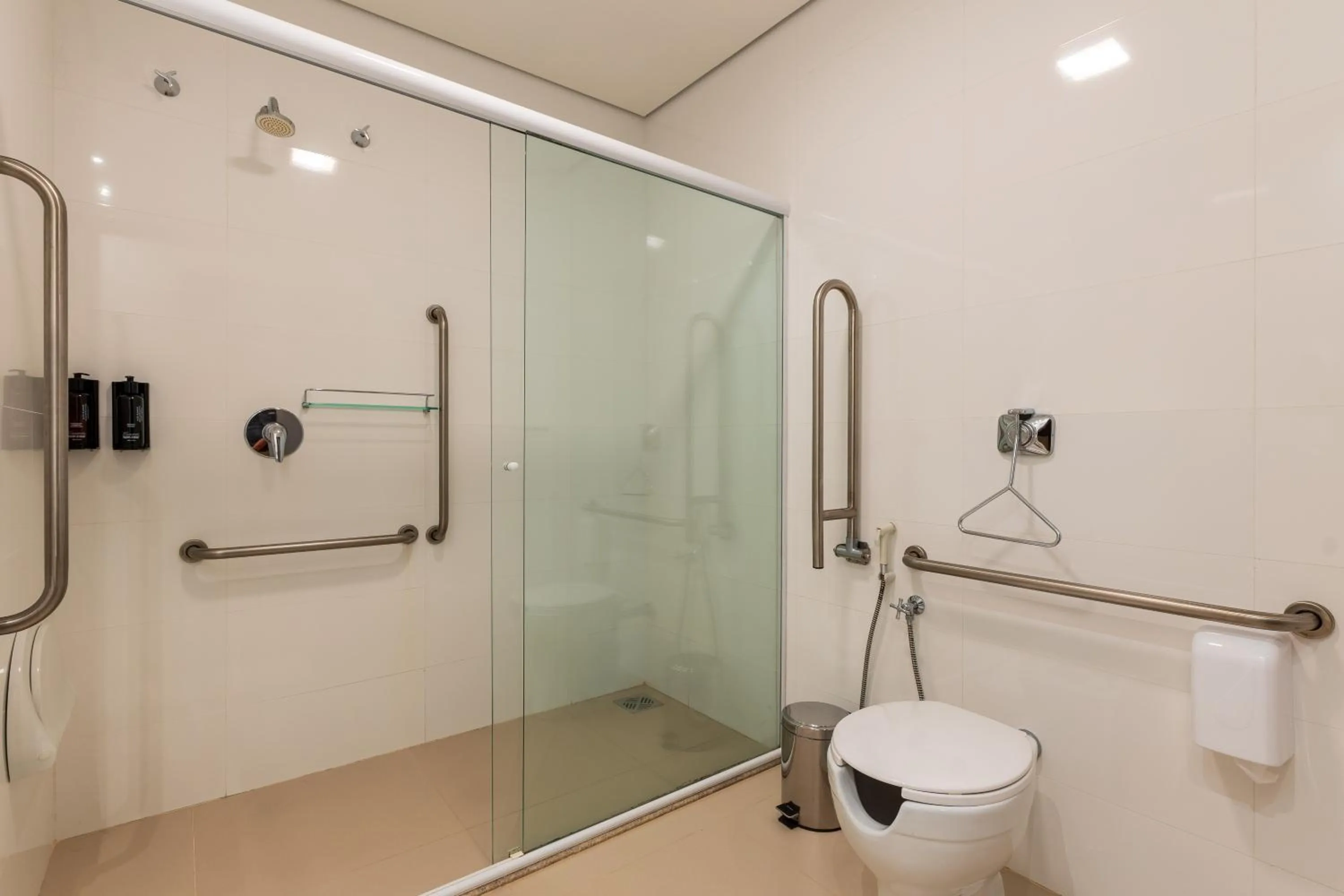 Bathroom in Ucayali Hotel