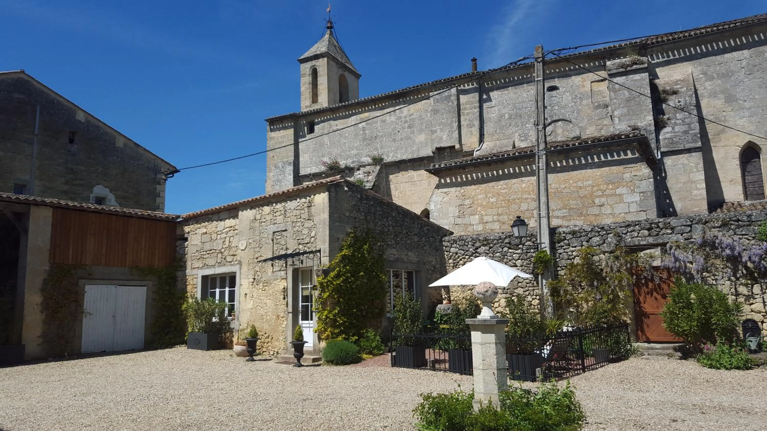 Facade/entrance in Le Clos Du Presbytere