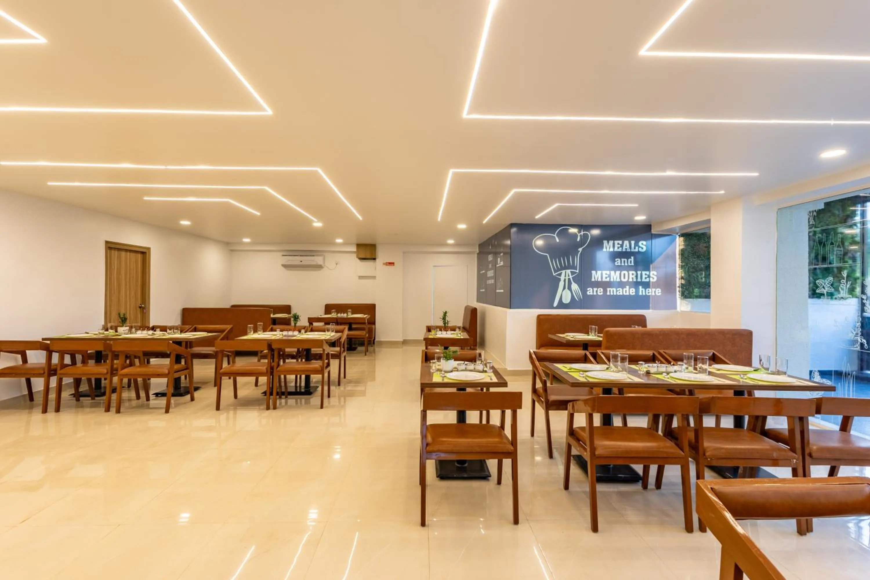 Restaurant/places to eat in Hiwa Boutique Hotel