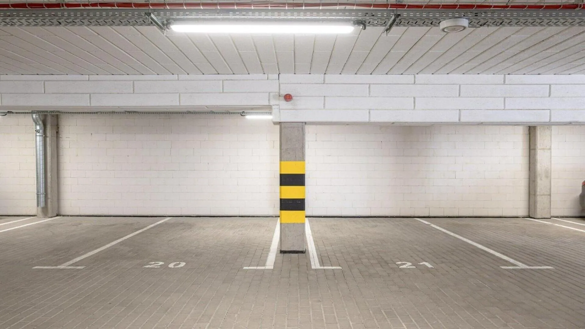 Lobby or reception in B&B HOTEL Leszno