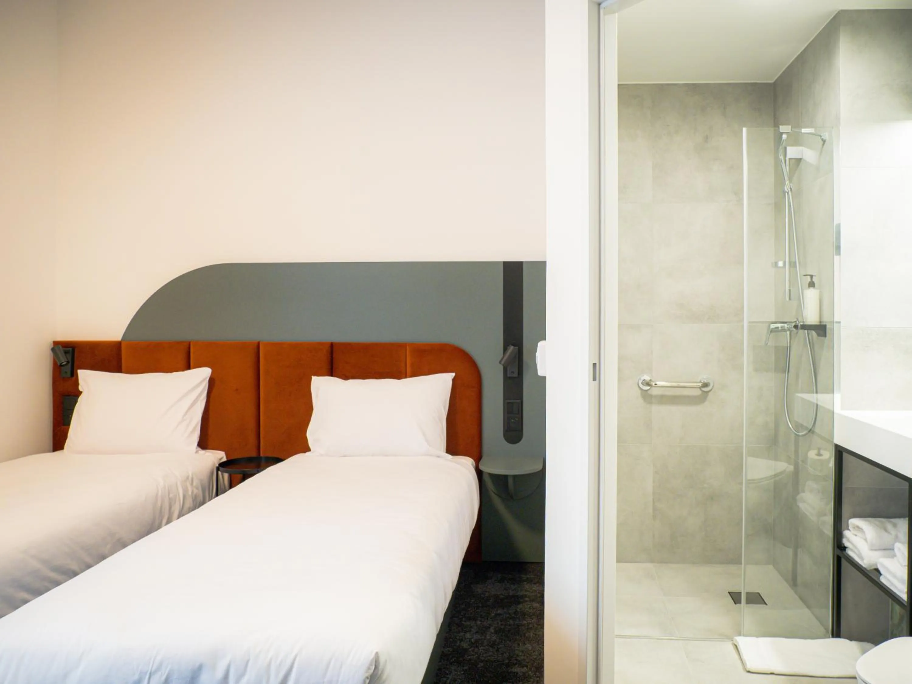 Bed in B&B HOTEL Leszno