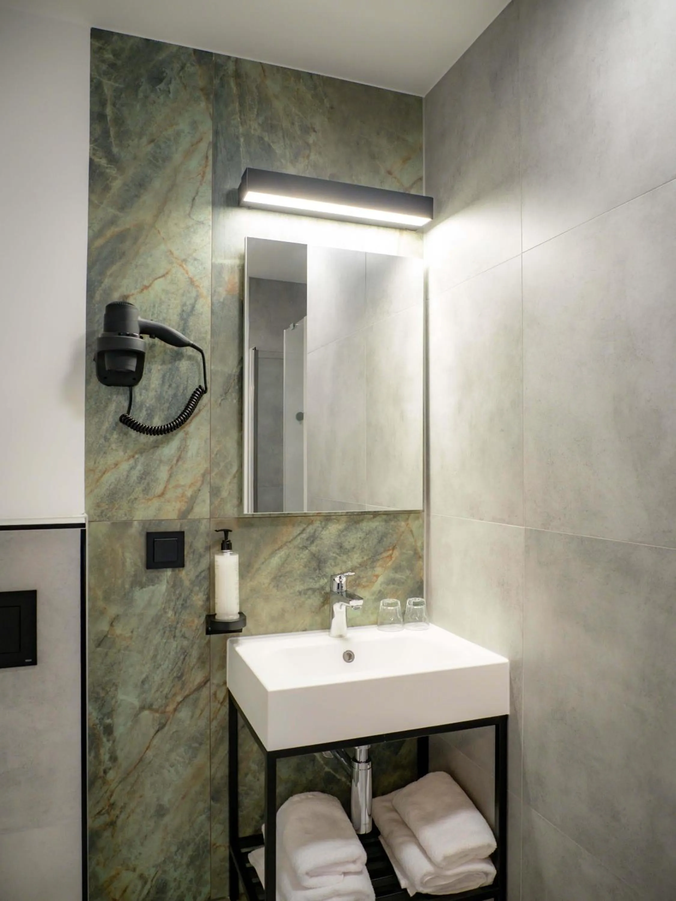 Photo of the whole room in B&B HOTEL Leszno