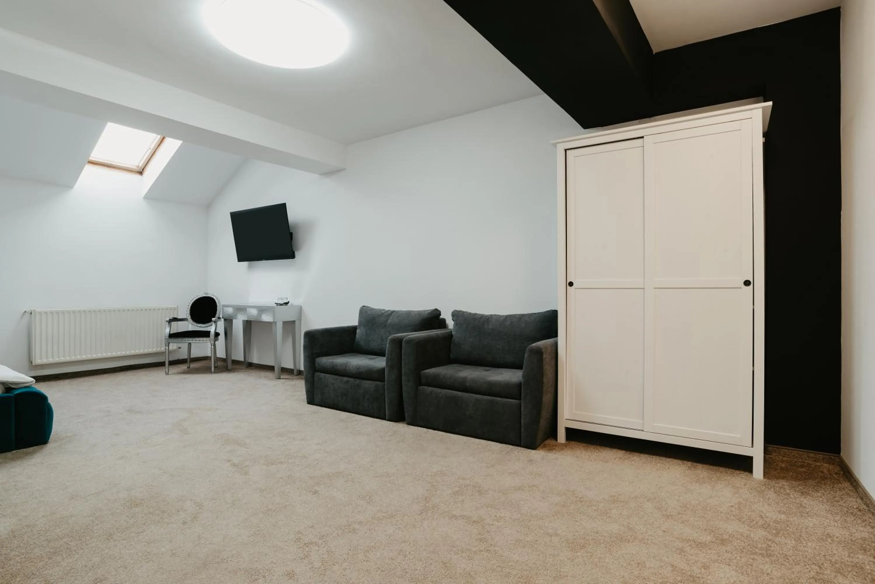 TV and multimedia in Fullton Central