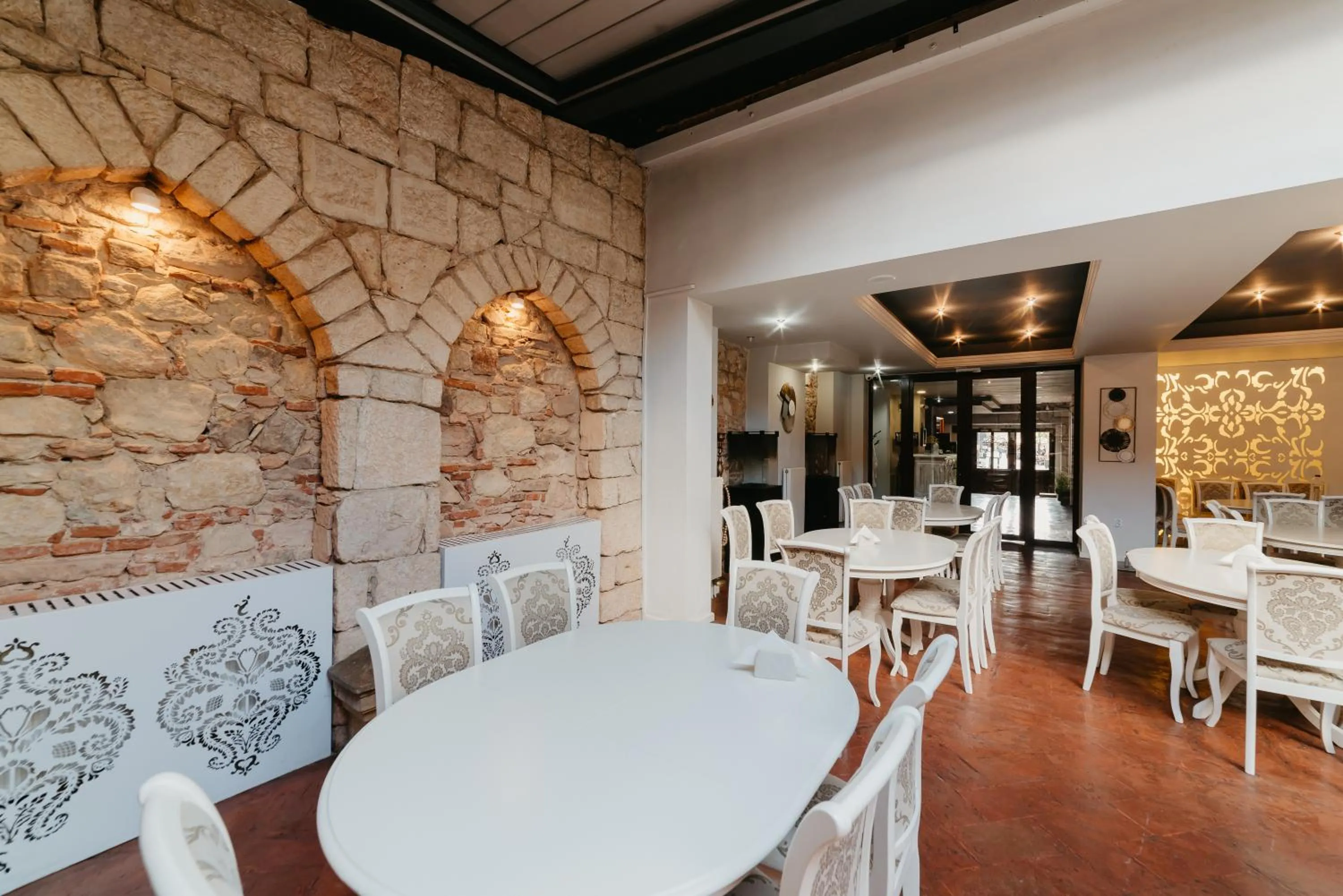 Restaurant/places to eat in Fullton Central