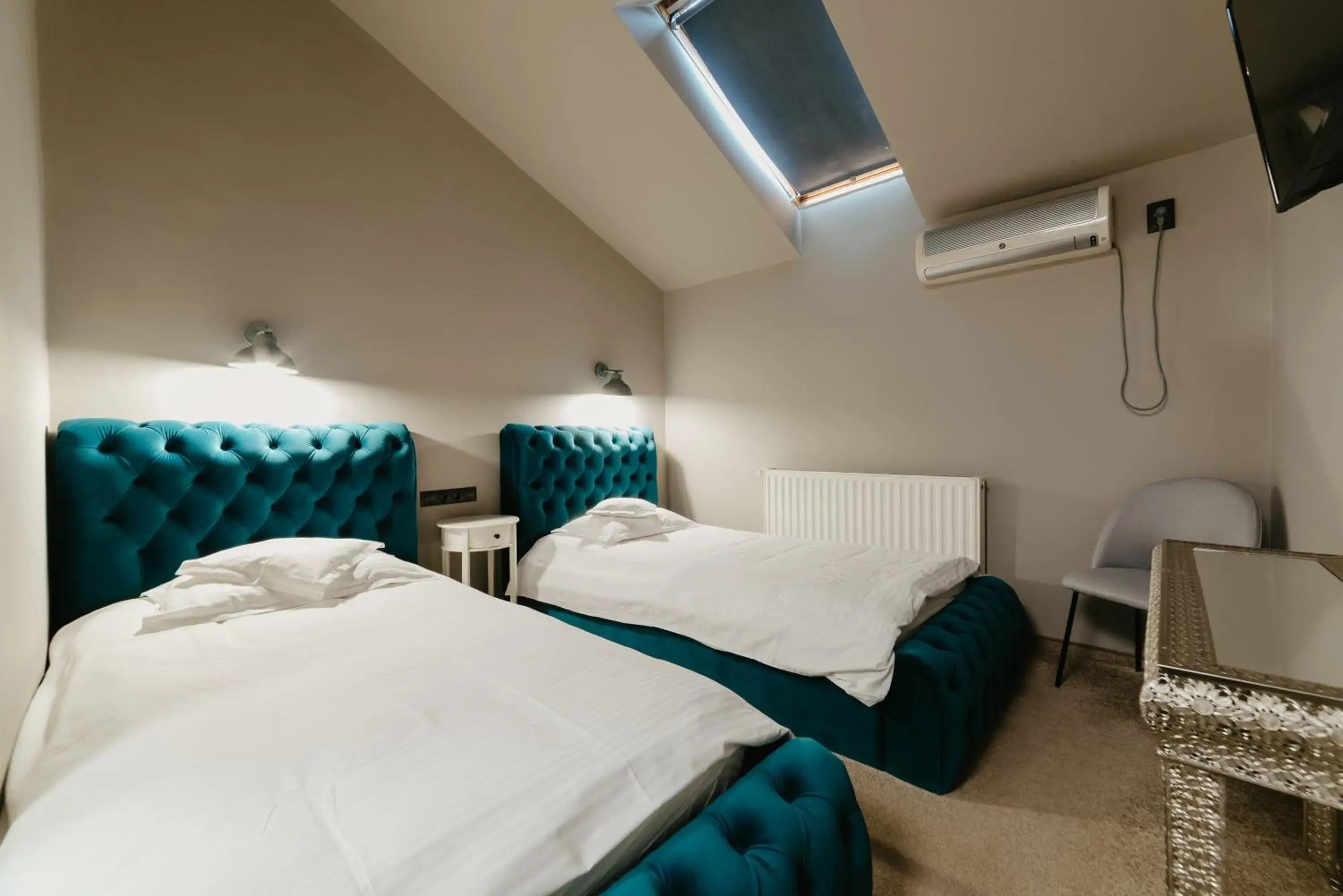 Economy Twin Room - Attic in Fullton Central Economy Twin Room - Attic in Fullton Central