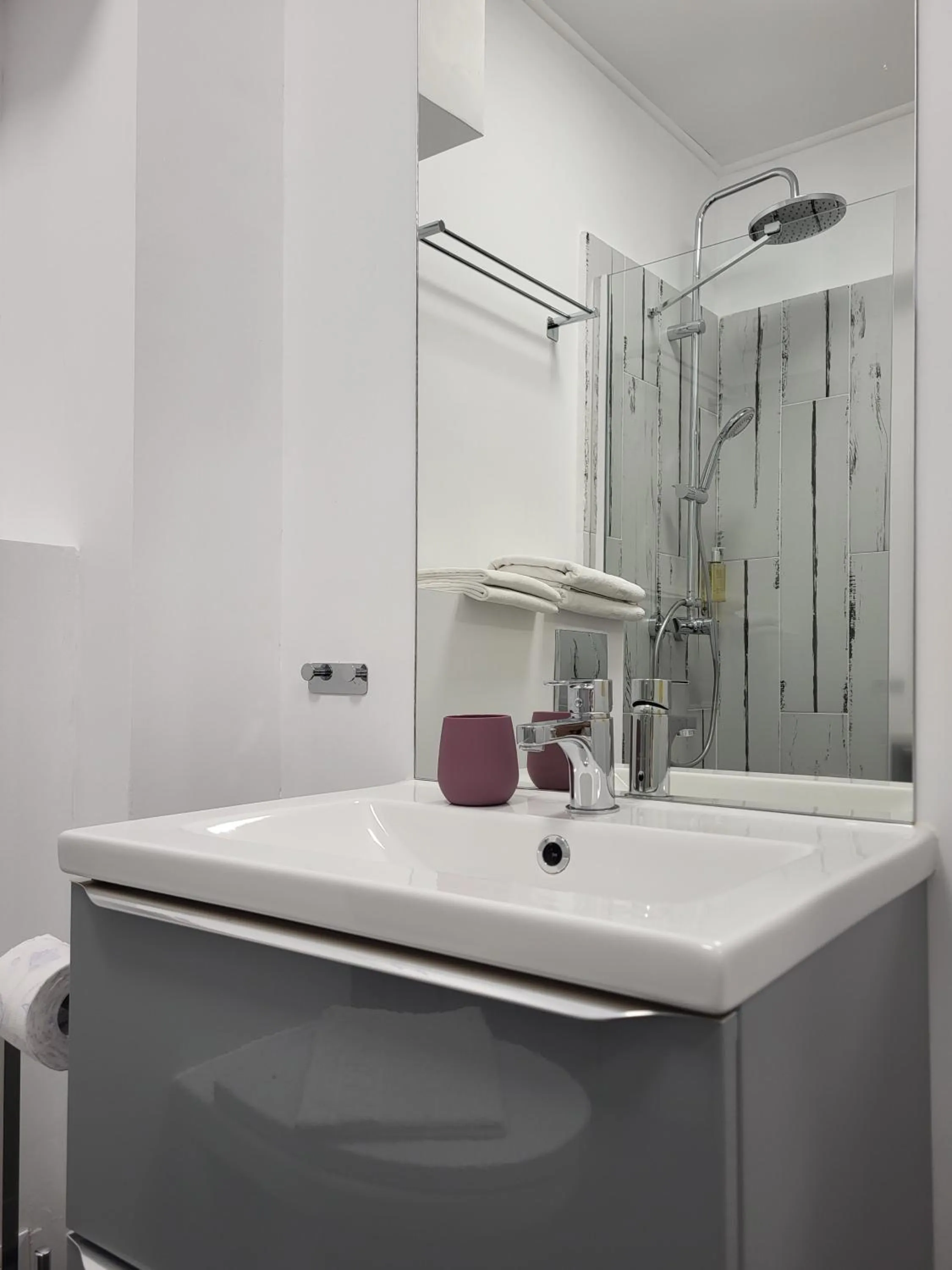 Bathroom in Fullton Central