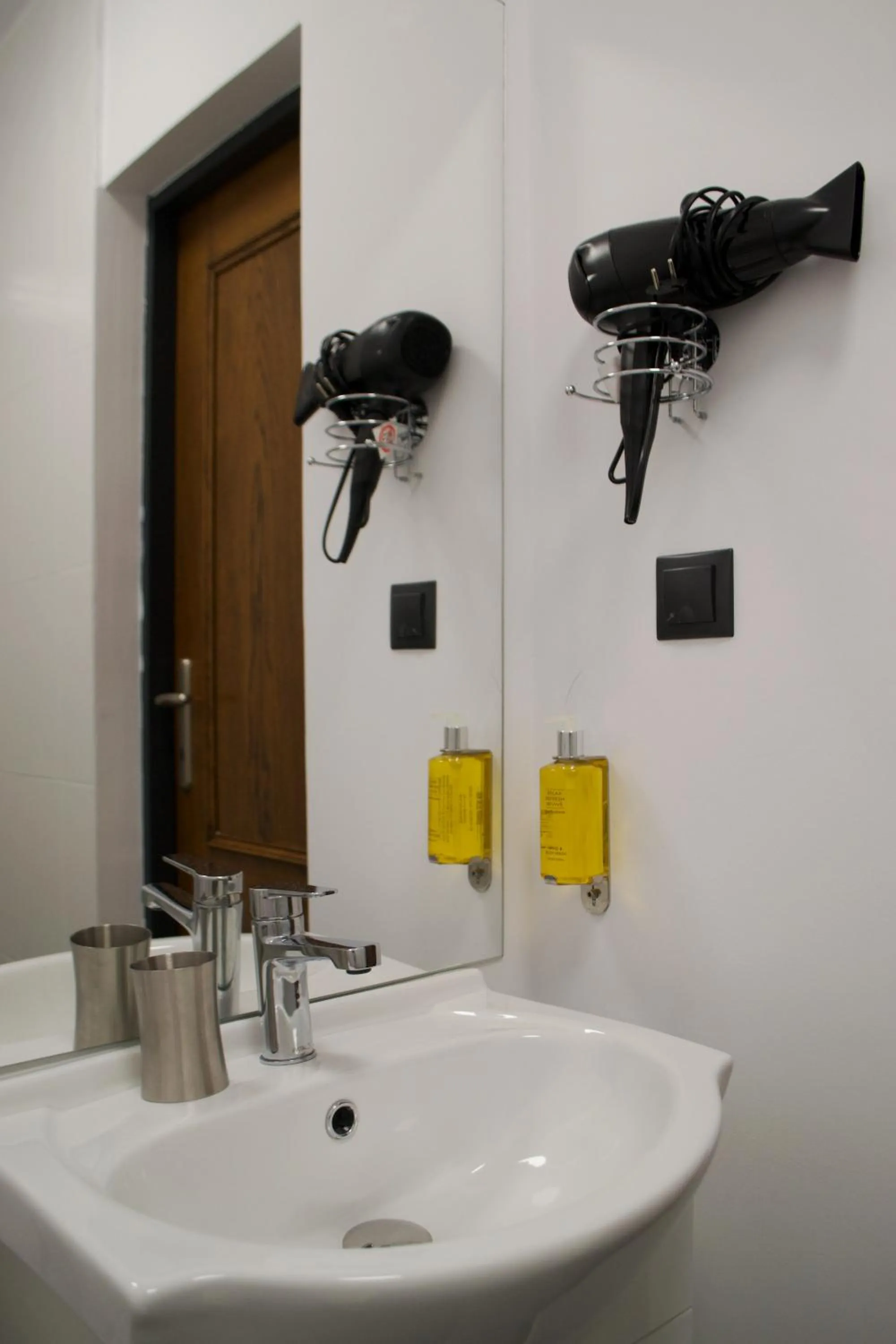 Bathroom in Fullton Central