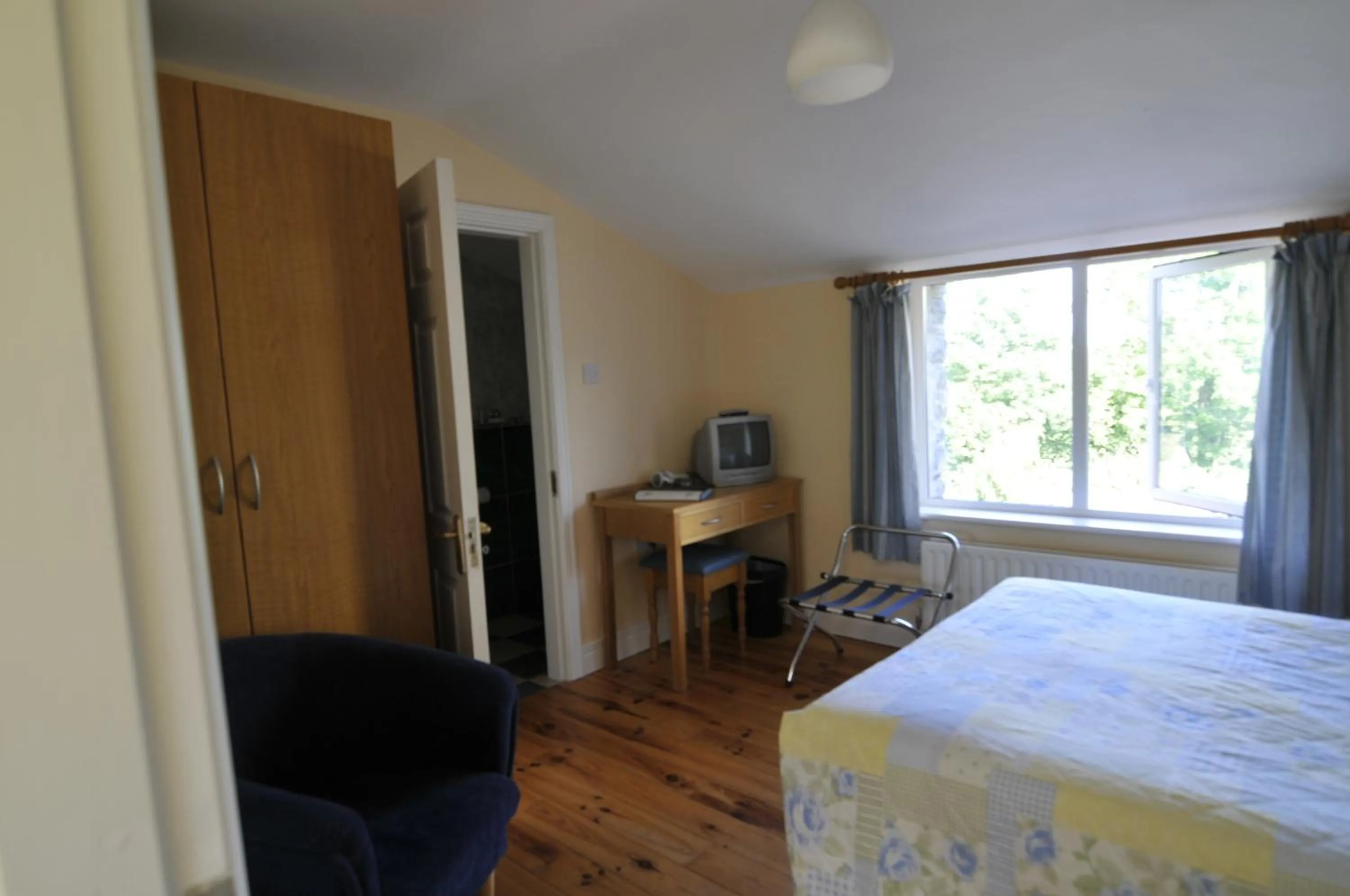 Bedroom, Bed in Carrowntober House B & B