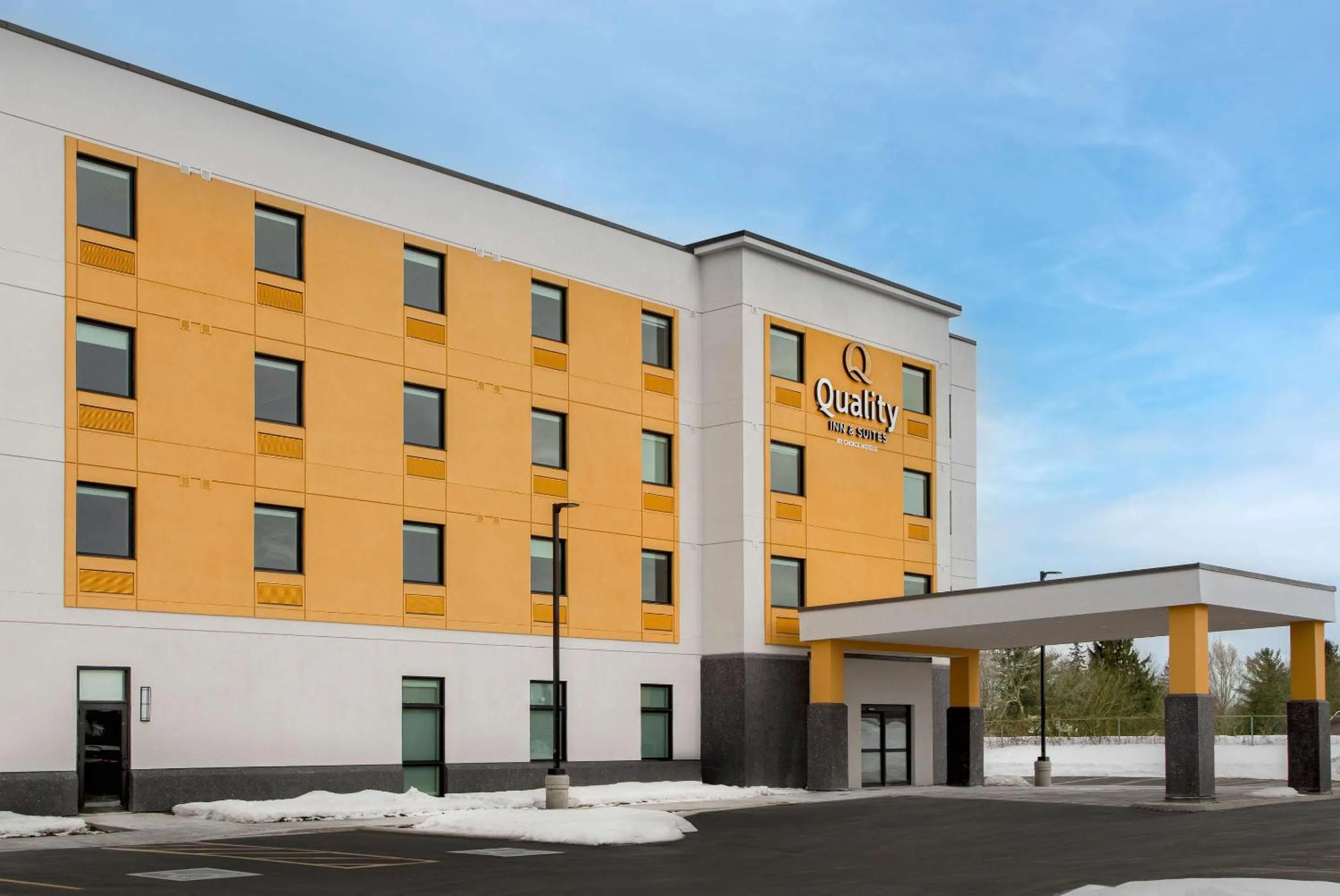 Property building in Quality Inn & Suites Prescott