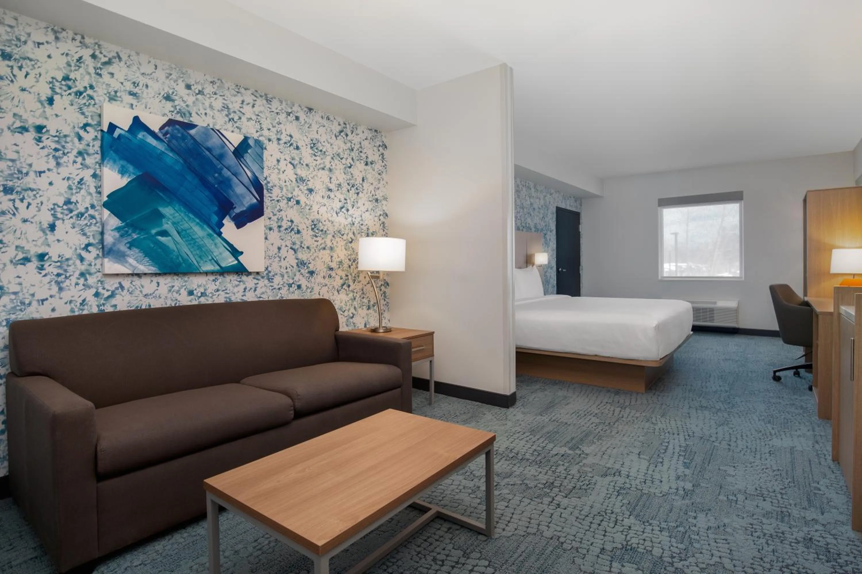 Seating area, Bed in Quality Inn & Suites Prescott