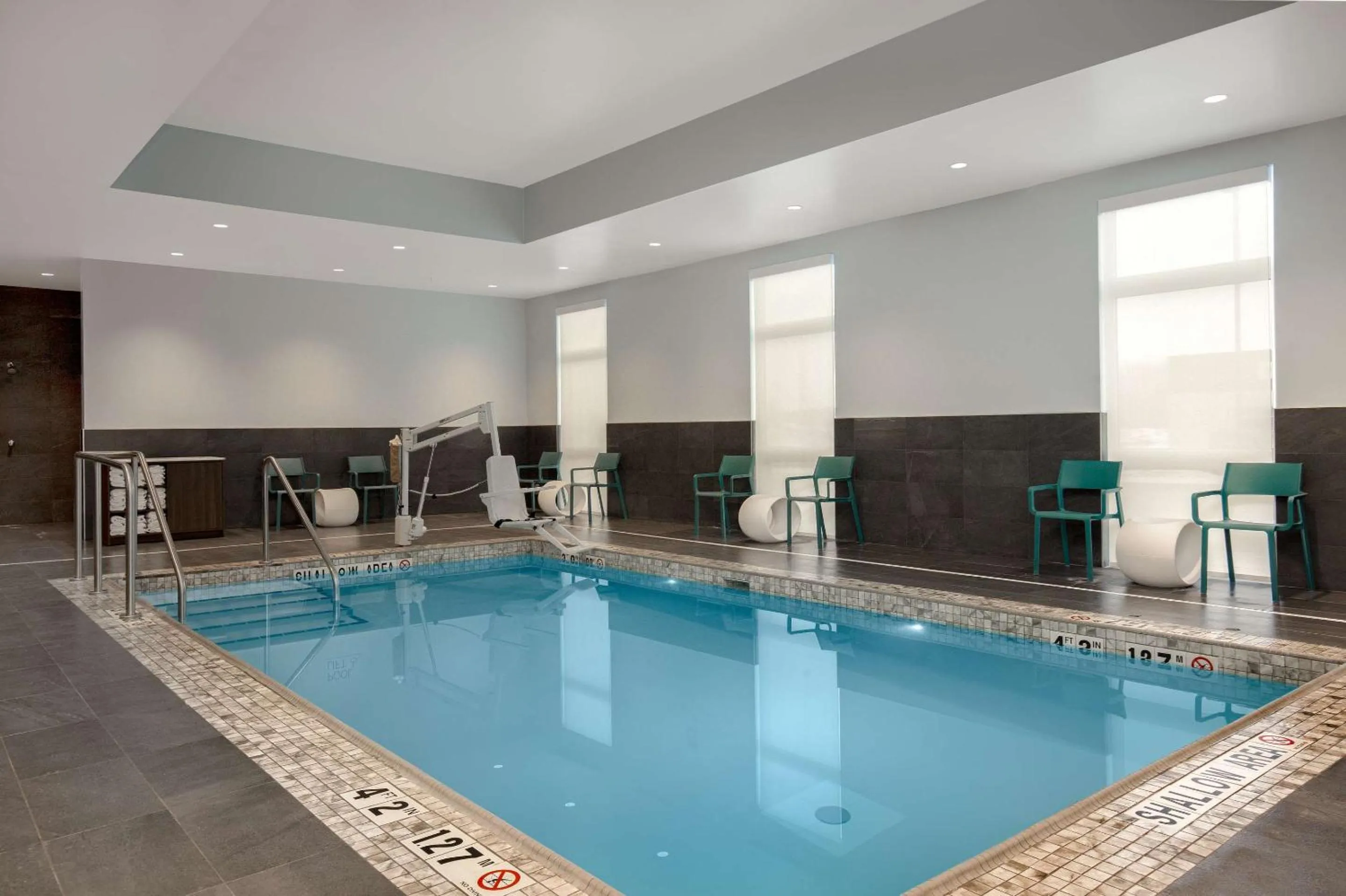 Swimming pool in Quality Inn & Suites Prescott