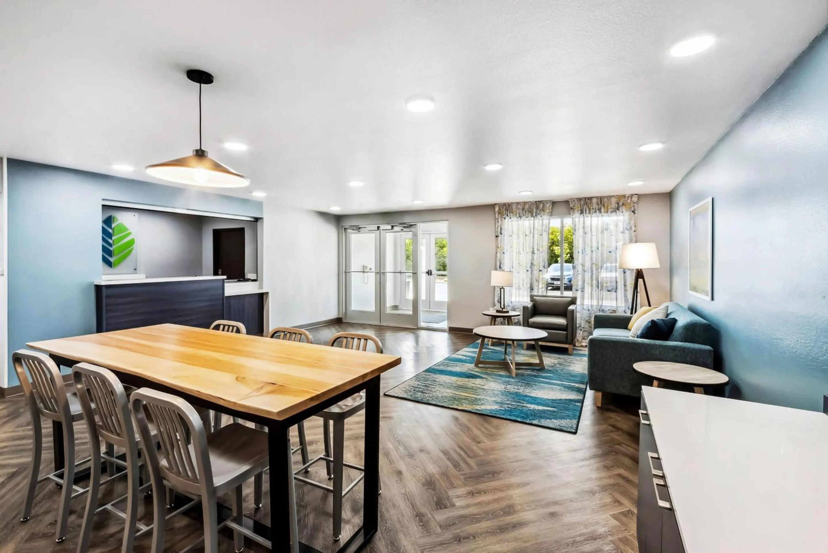 Lobby or reception in WoodSpring Suites Sumter near Shaw AFB