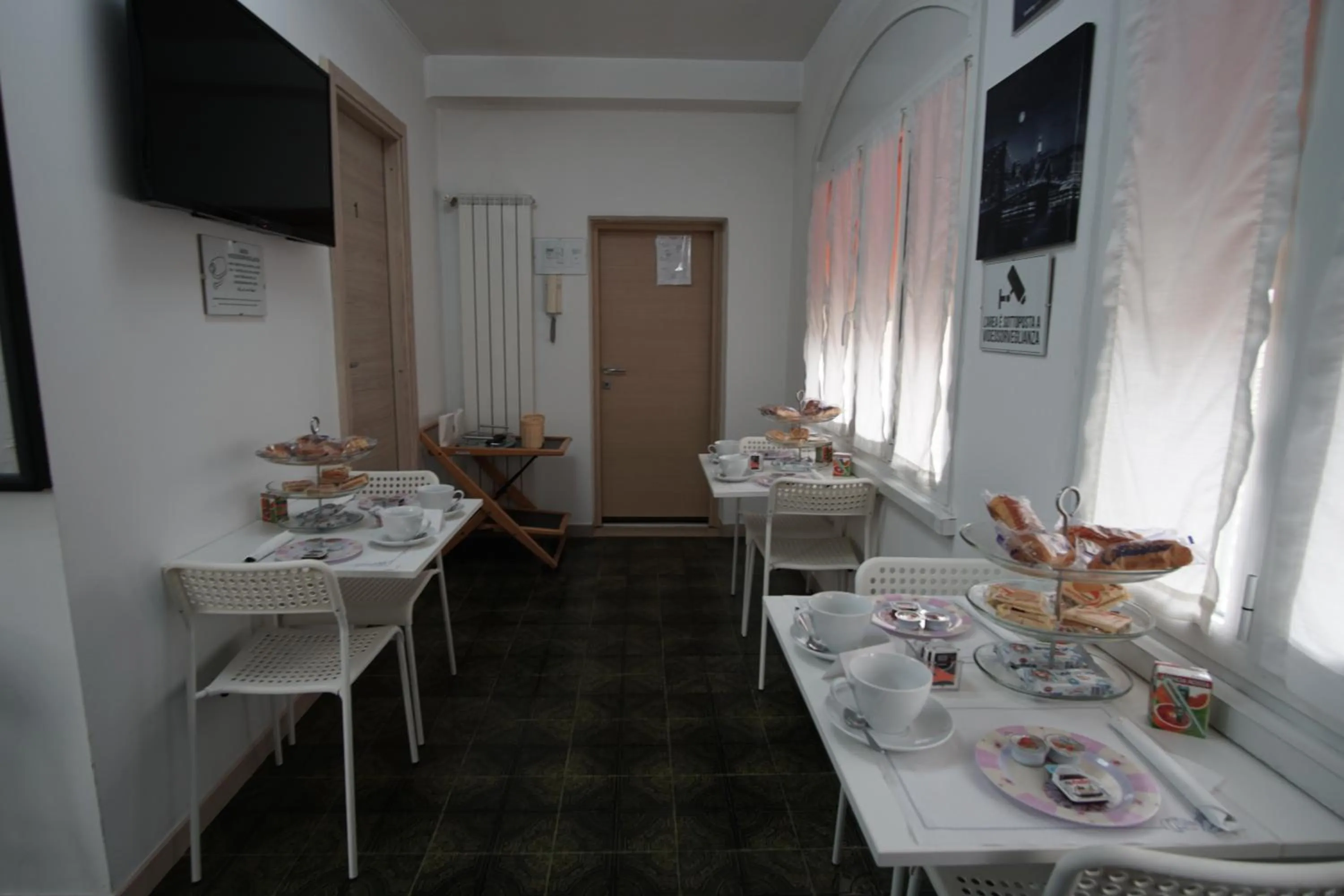 Italian breakfast in Ciro BED AND BREAKFAST la villetta