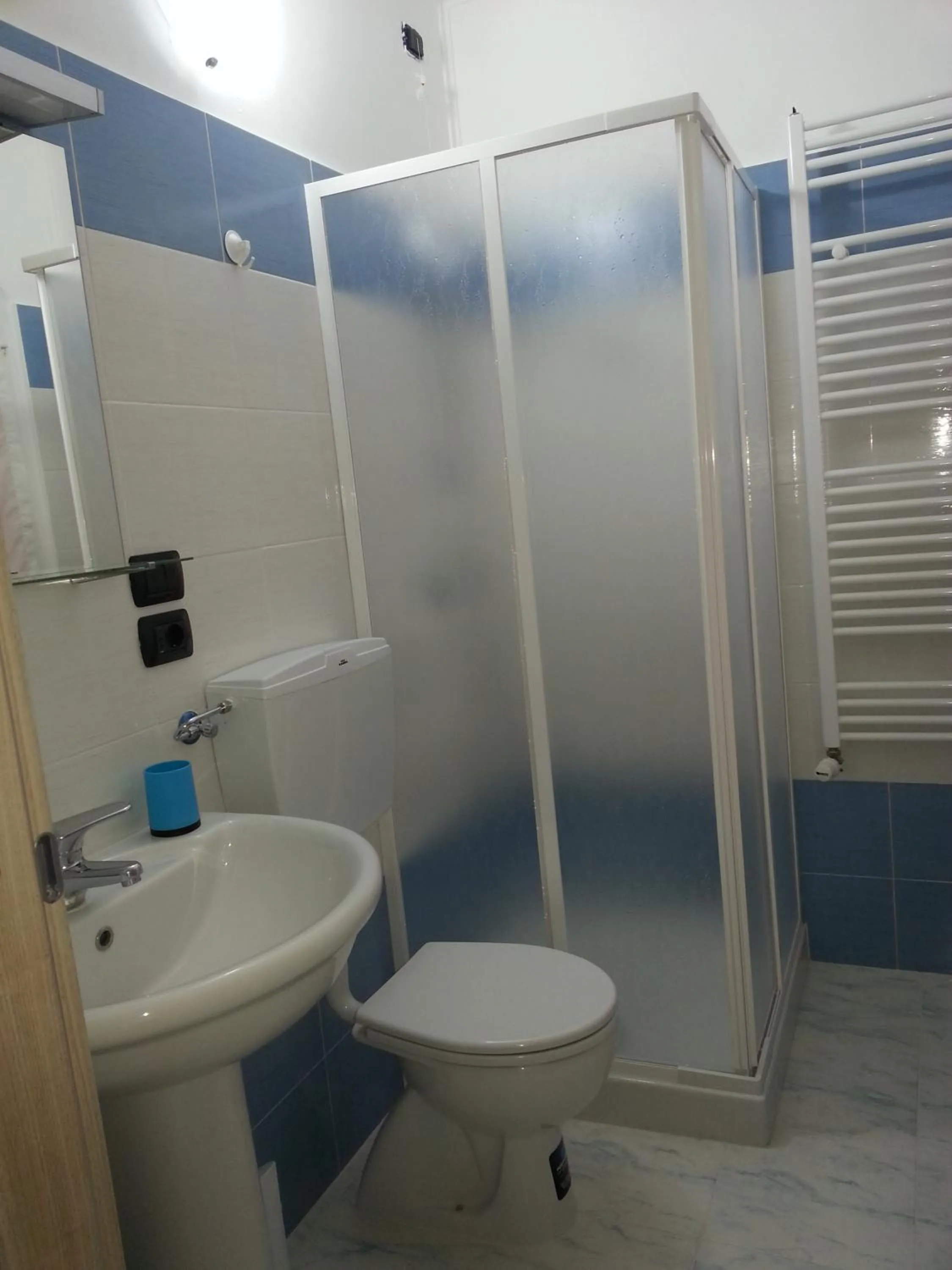 Bathroom in Ciro BED AND BREAKFAST la villetta