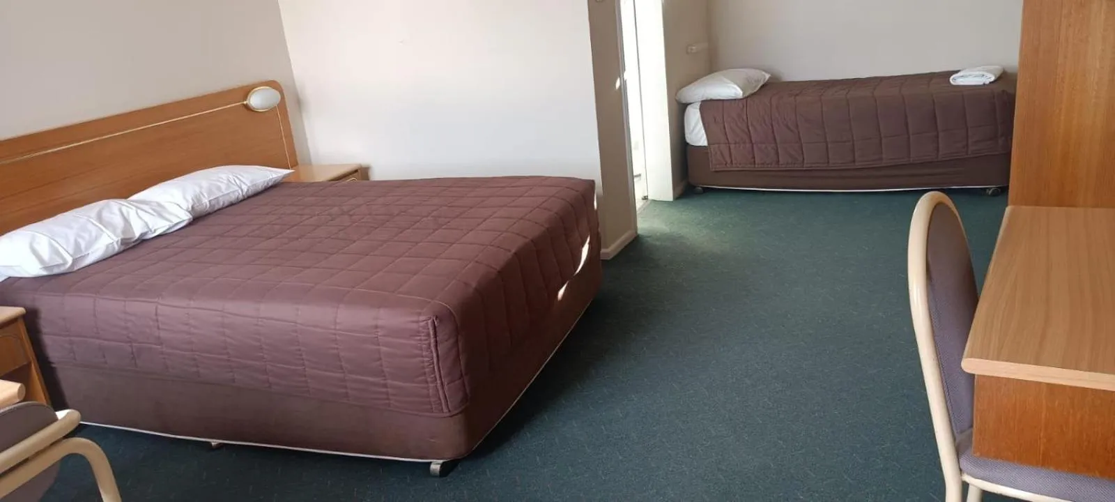 Bed in Nandewar Motor Inn
