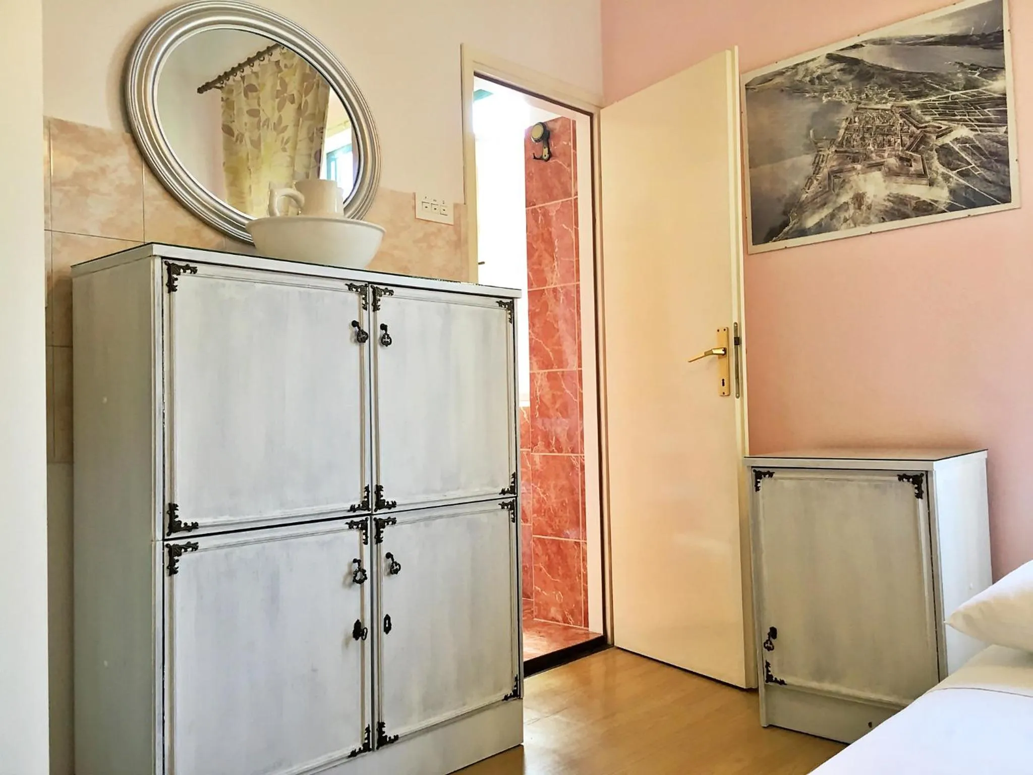 Decorative detail in Klarina Apartments