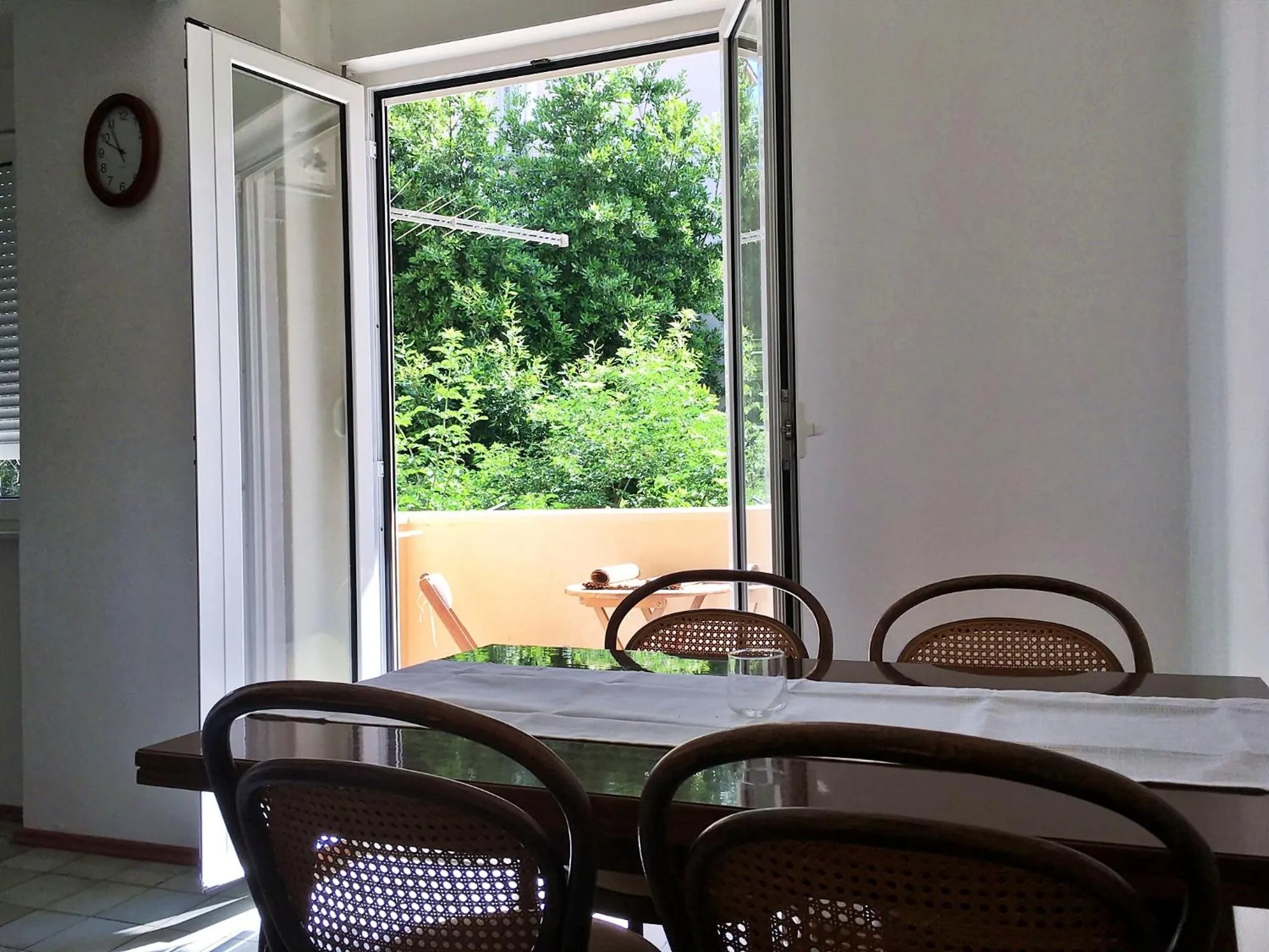 Dining area in Klarina Apartments