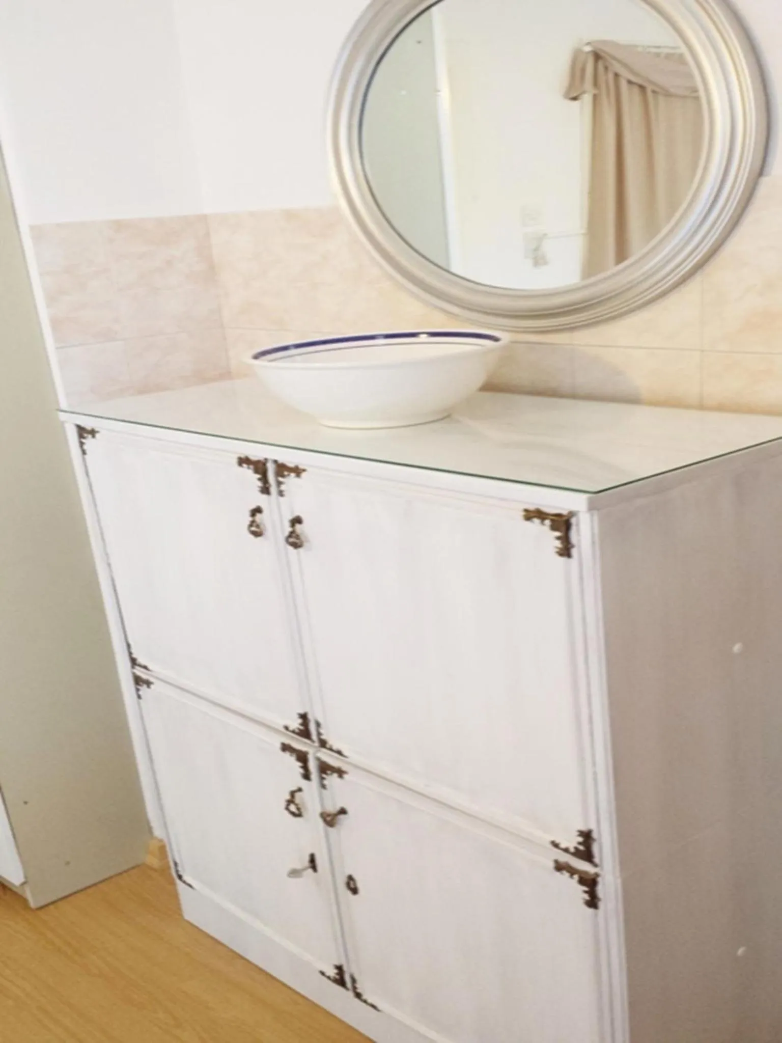 Decorative detail in Klarina Apartments