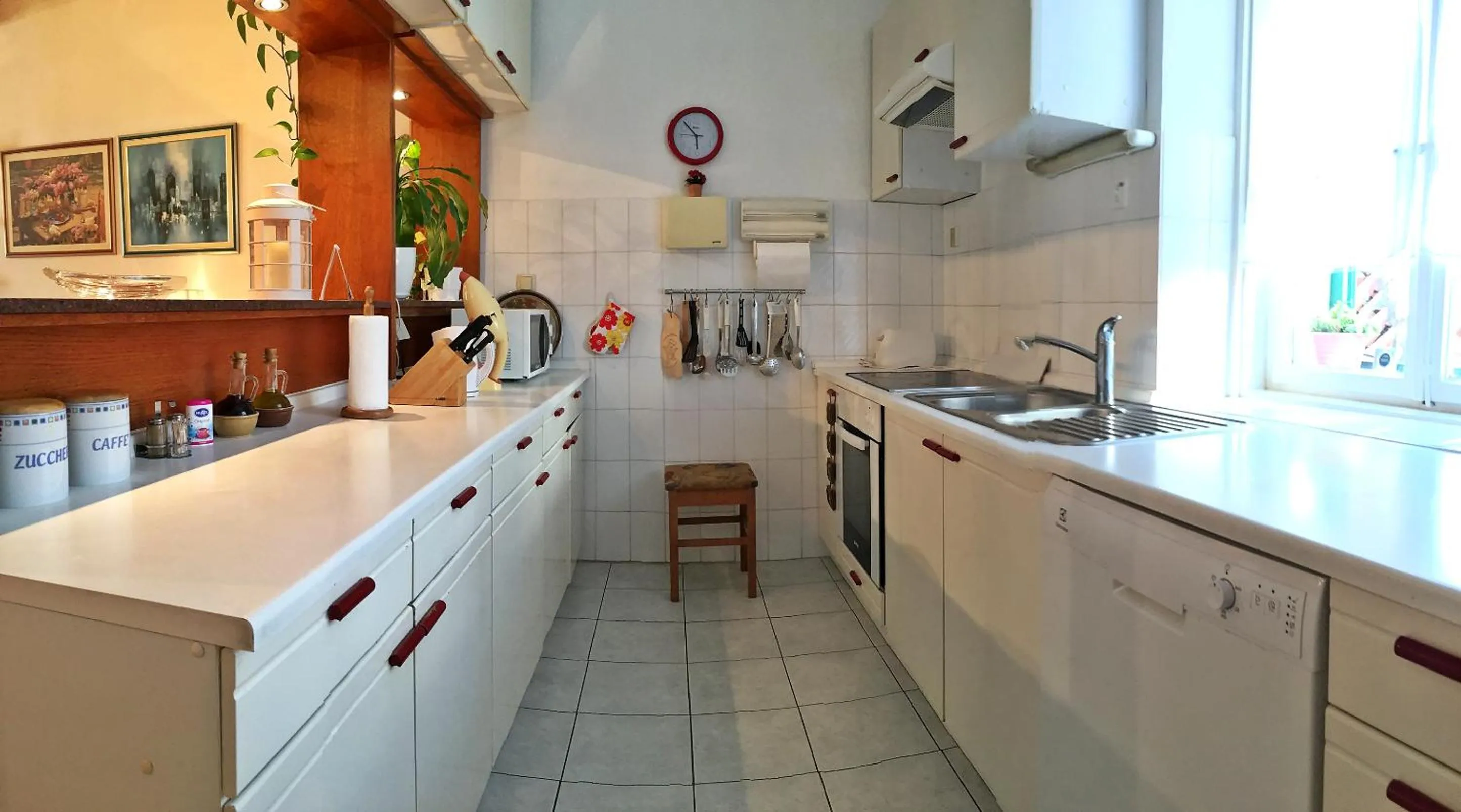 Kitchen or kitchenette in Klarina Apartments